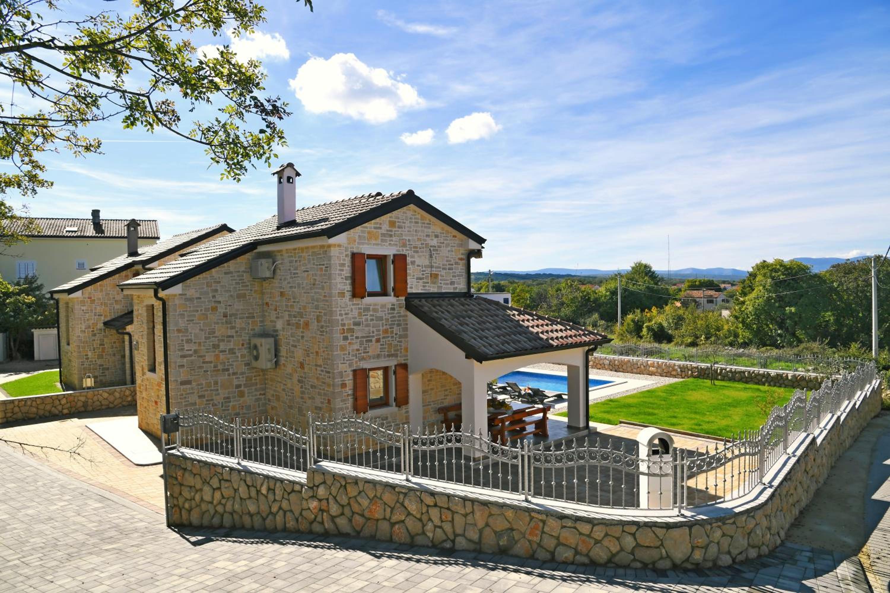 Holiday house Lana view 2