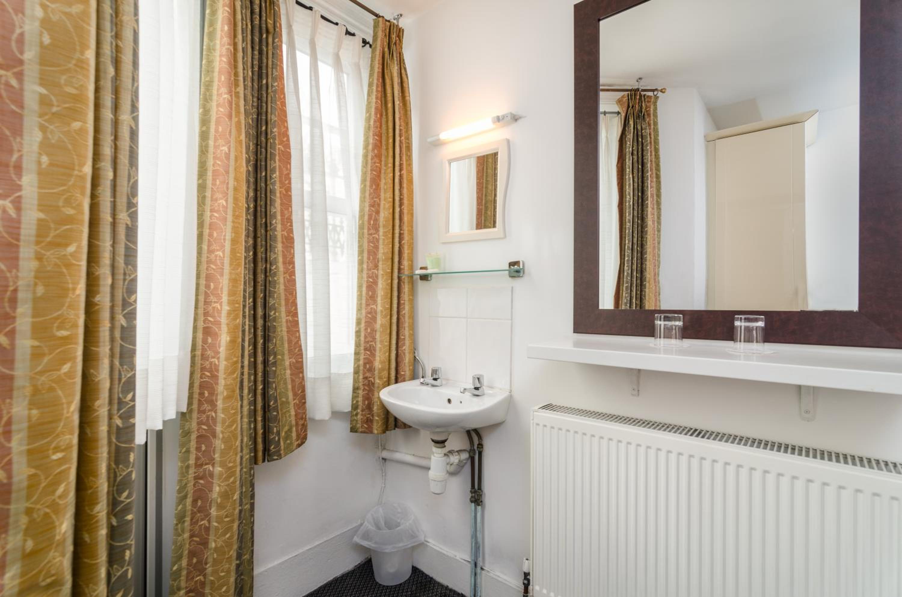 Earls Court Hotel photo 5