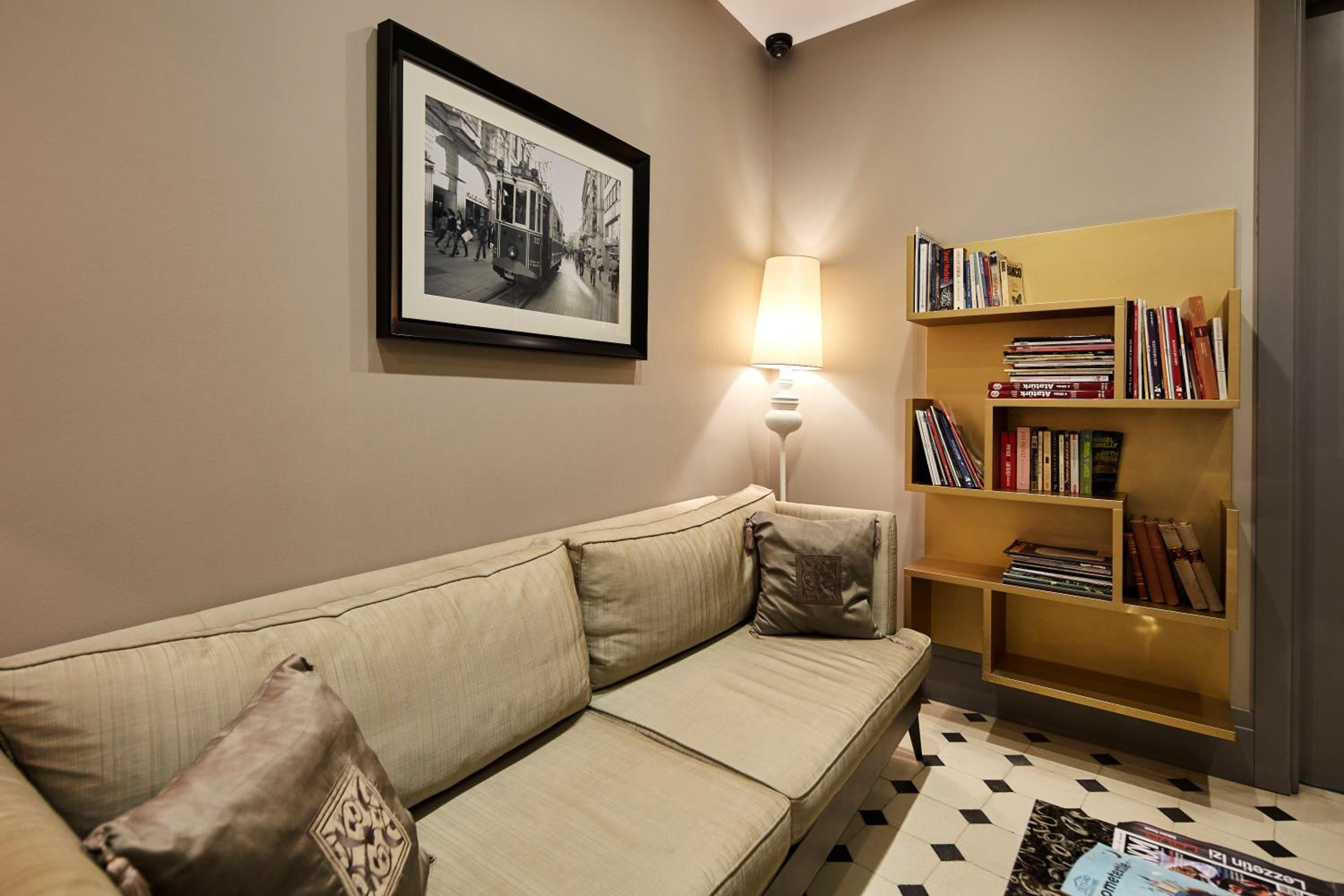 Taksim Prelude Hotel - Image 8