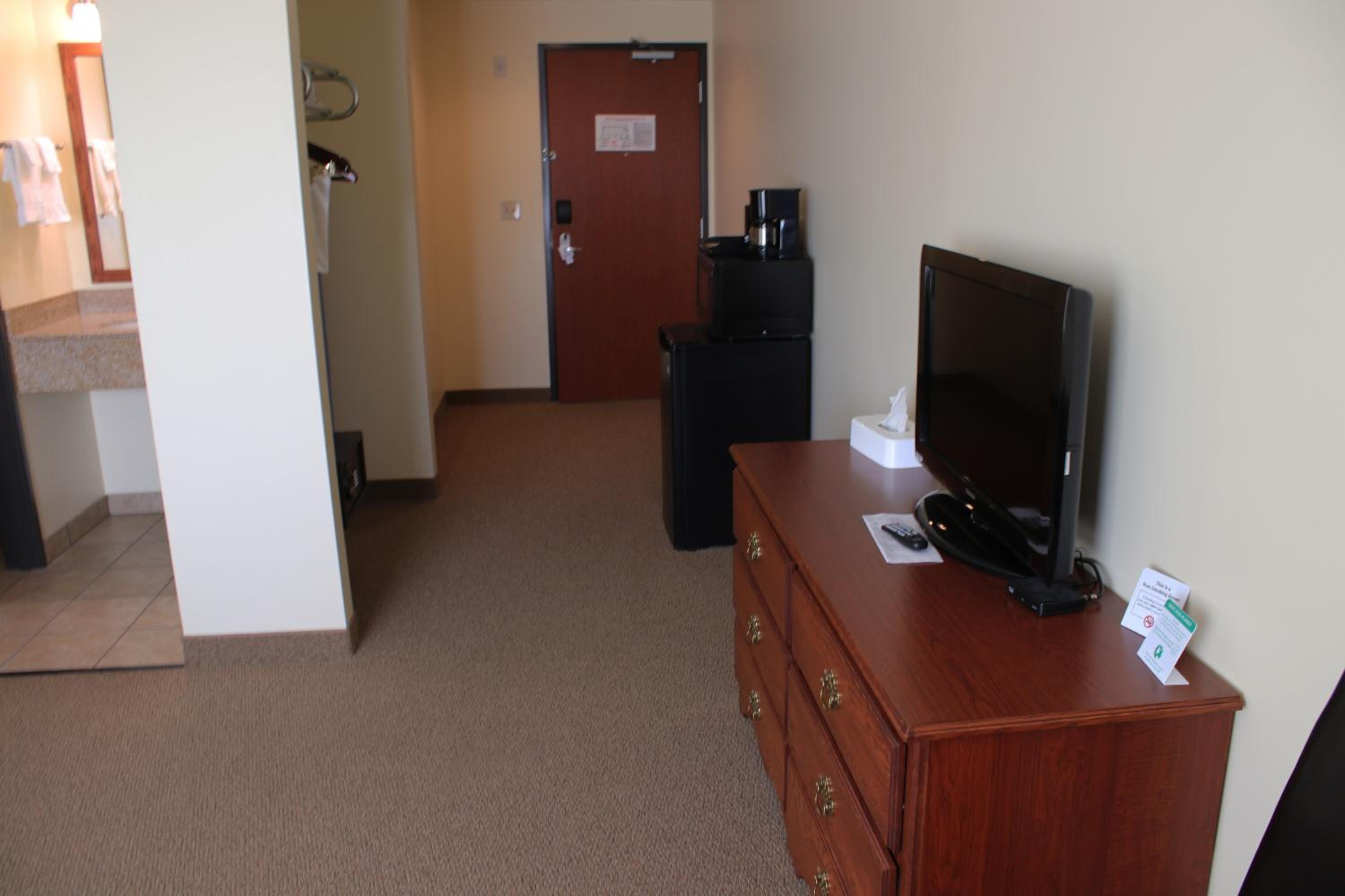 The Edgewood Hotel and Suites