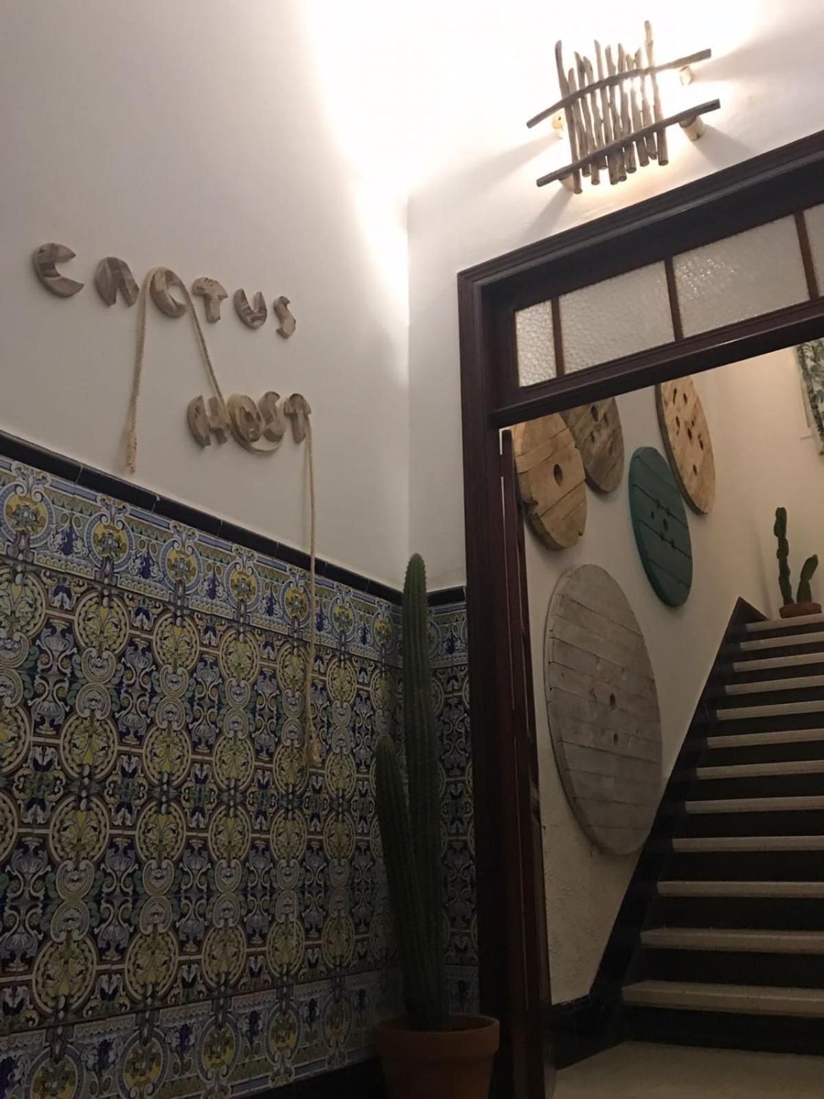 Cactus Host