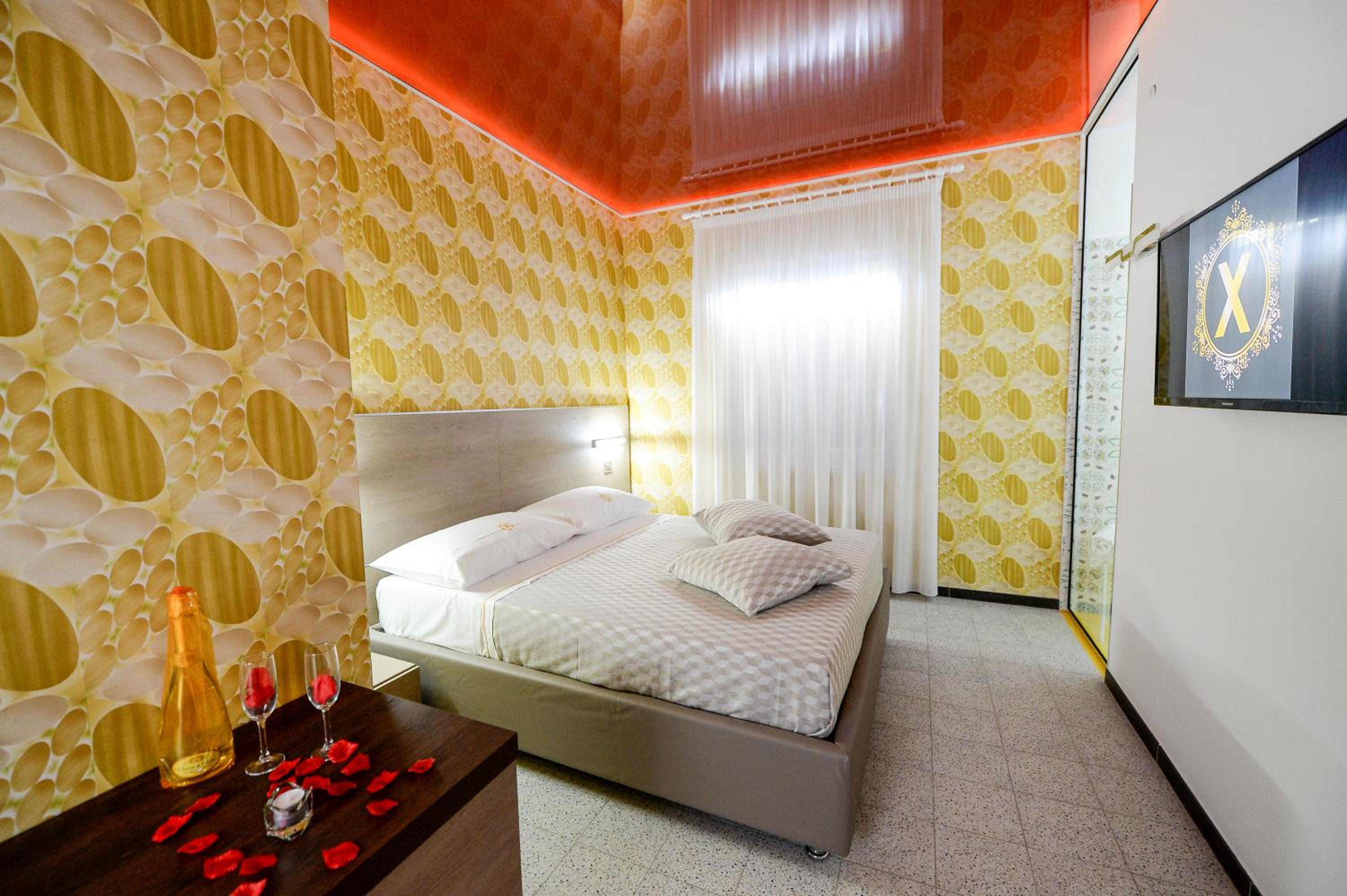 X Hotel