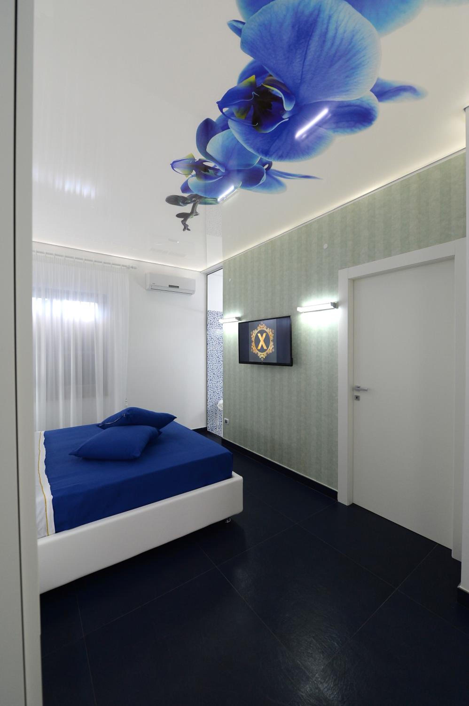 X Hotel