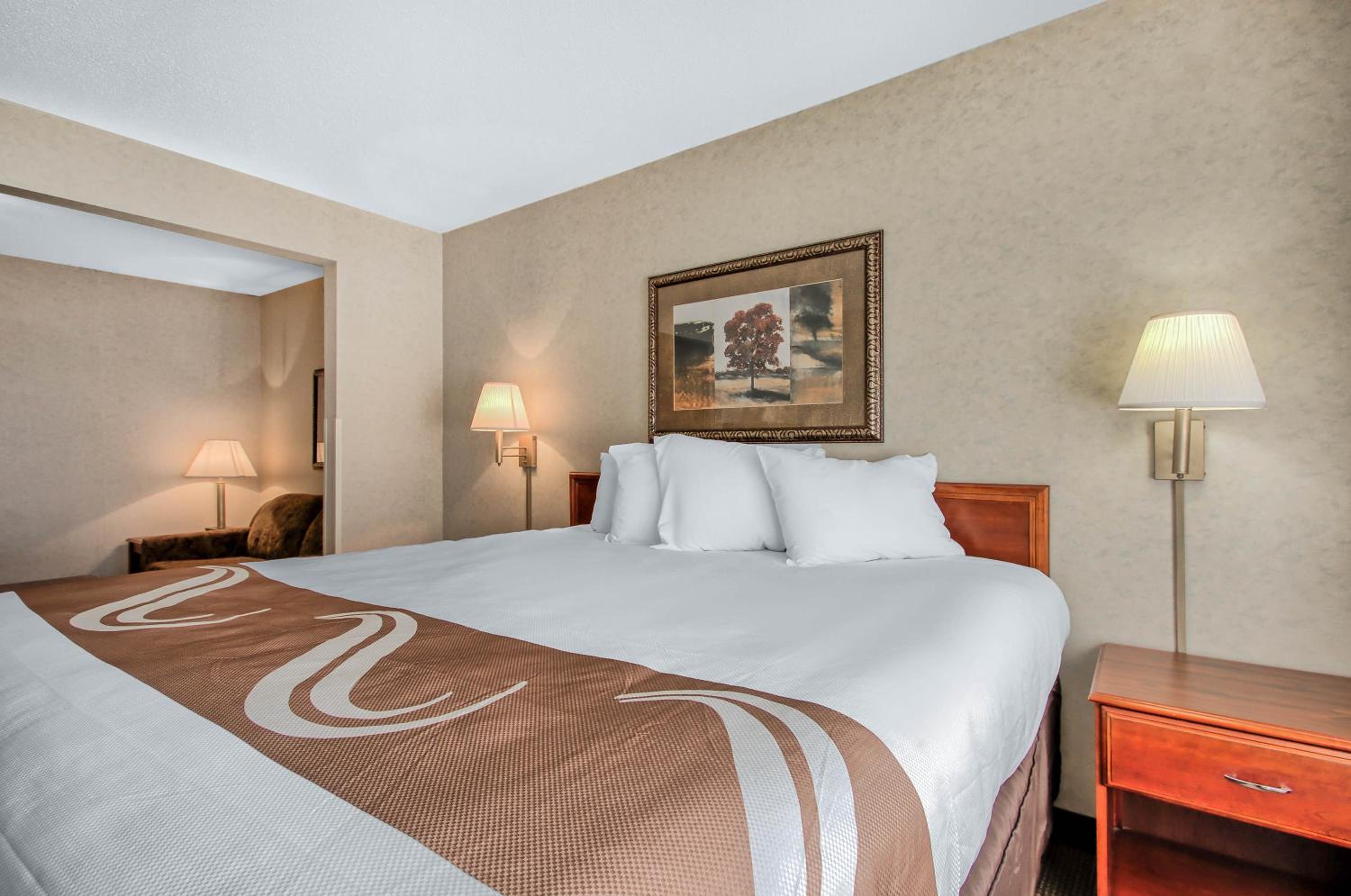 Emporia Vacations - Comfort Inn  Suites - Property Image 34