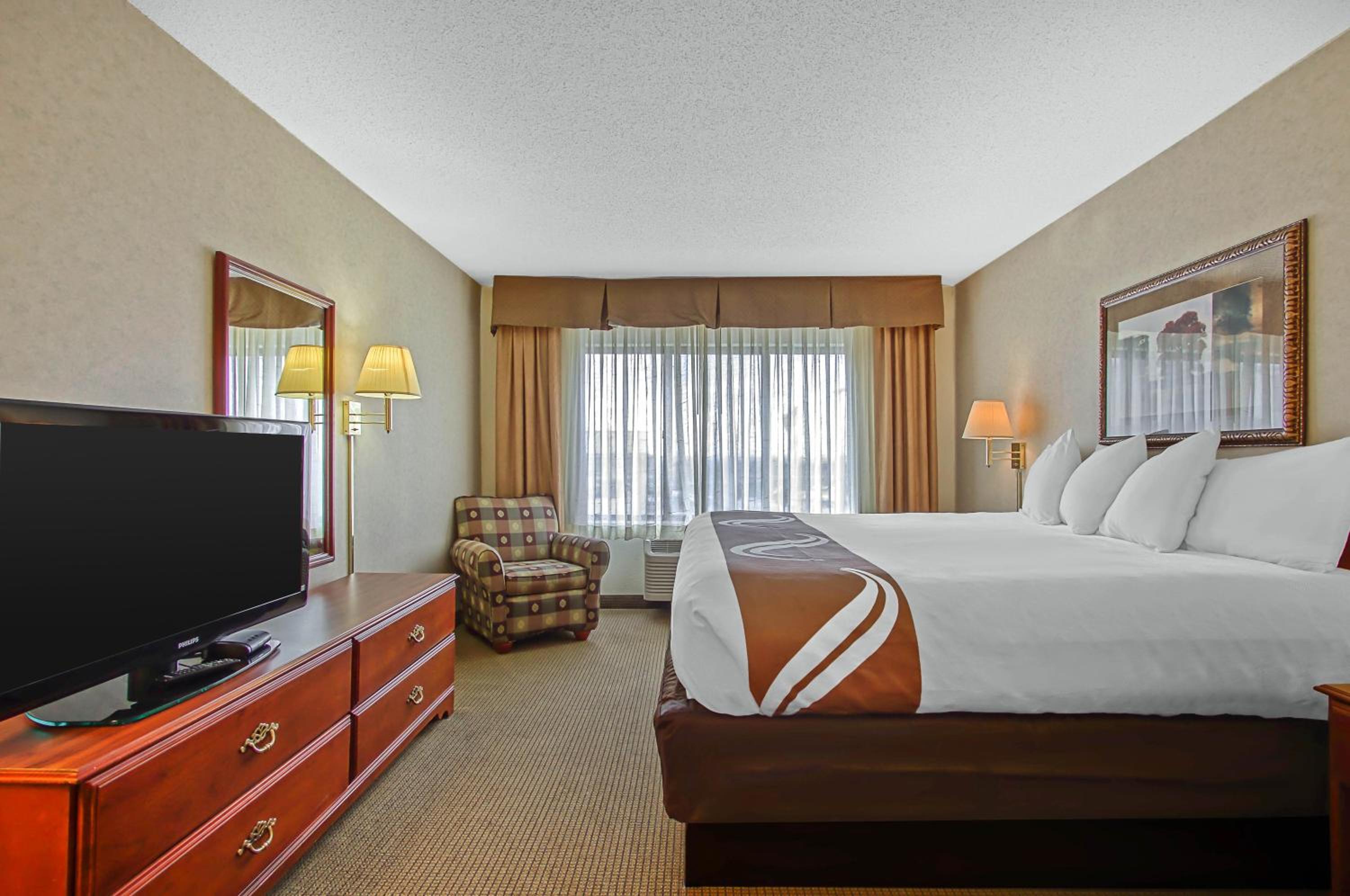 Emporia Vacations - Comfort Inn  Suites - Property Image 32