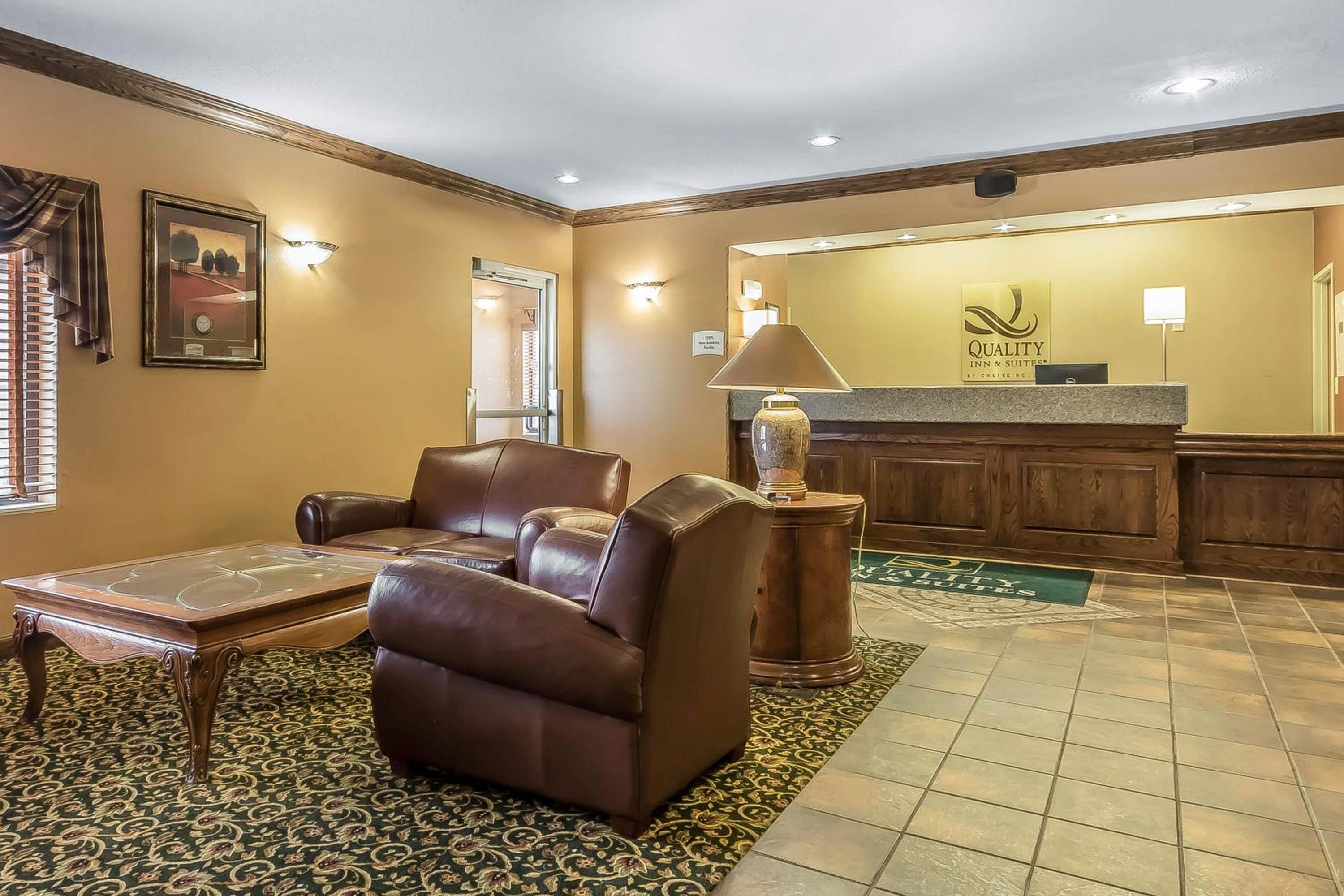 Emporia Vacations - Comfort Inn  Suites - Property Image 29