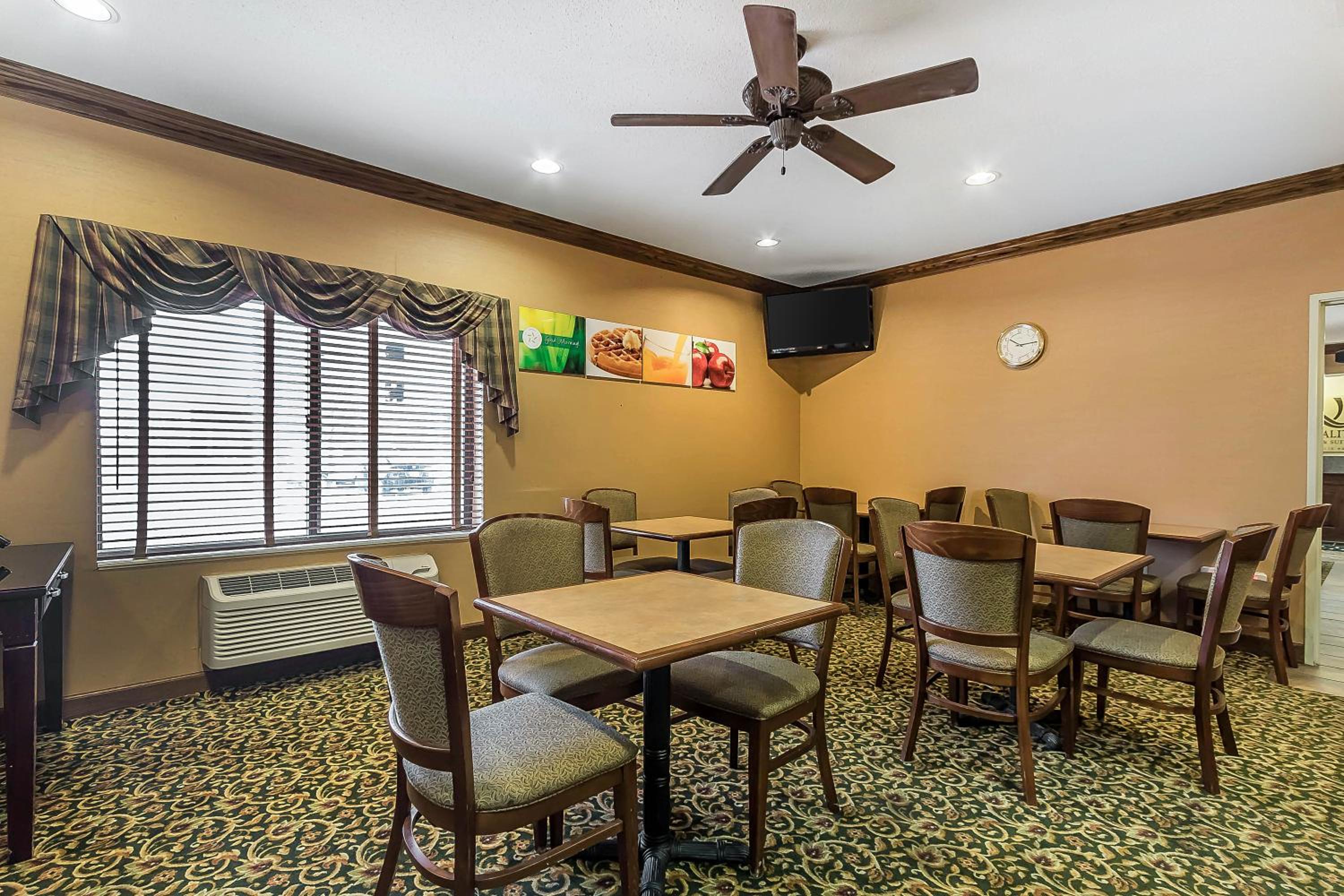 Emporia Vacations - Comfort Inn  Suites - Property Image 21
