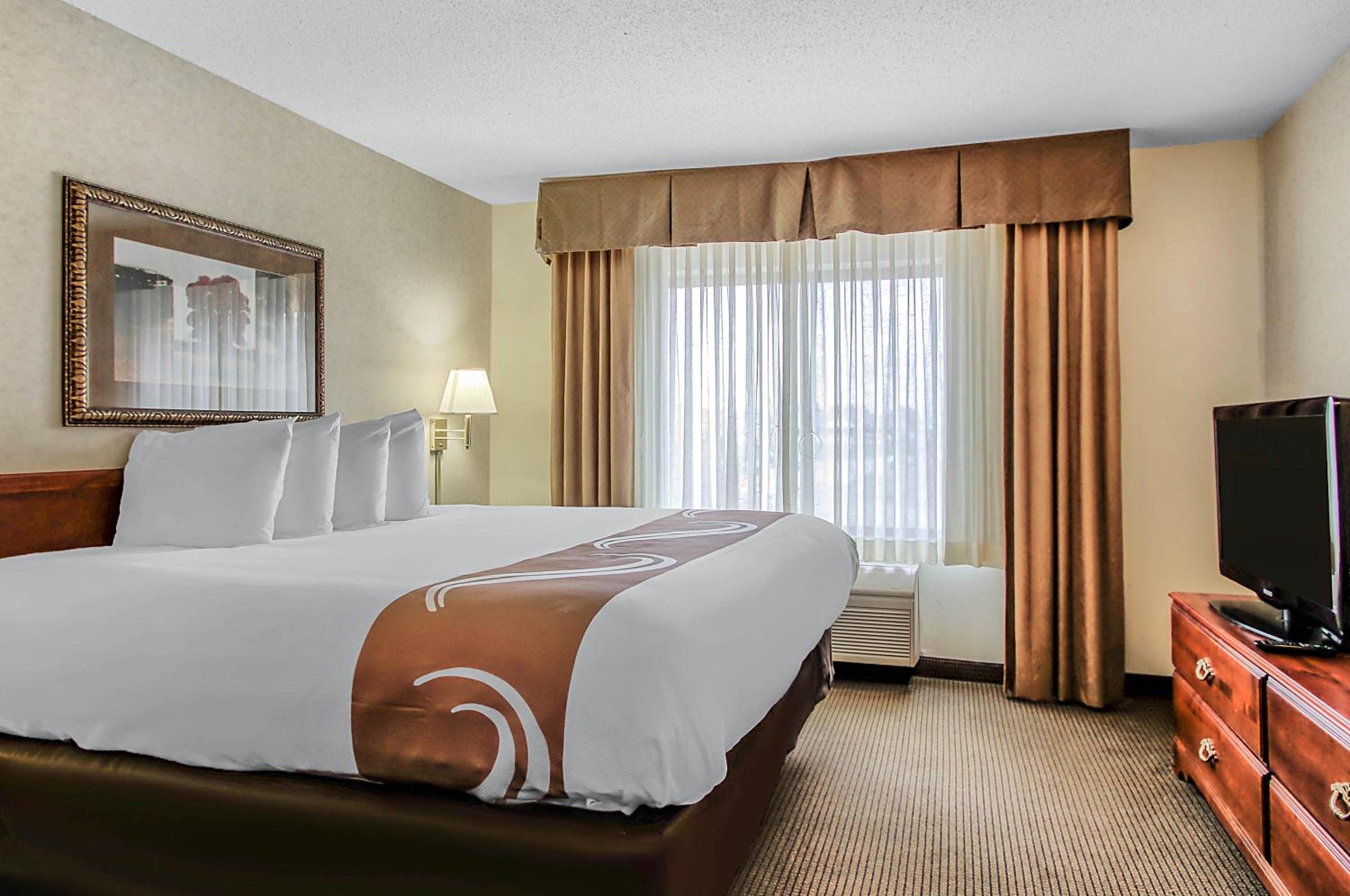 Emporia Vacations - Comfort Inn  Suites - Property Image 27