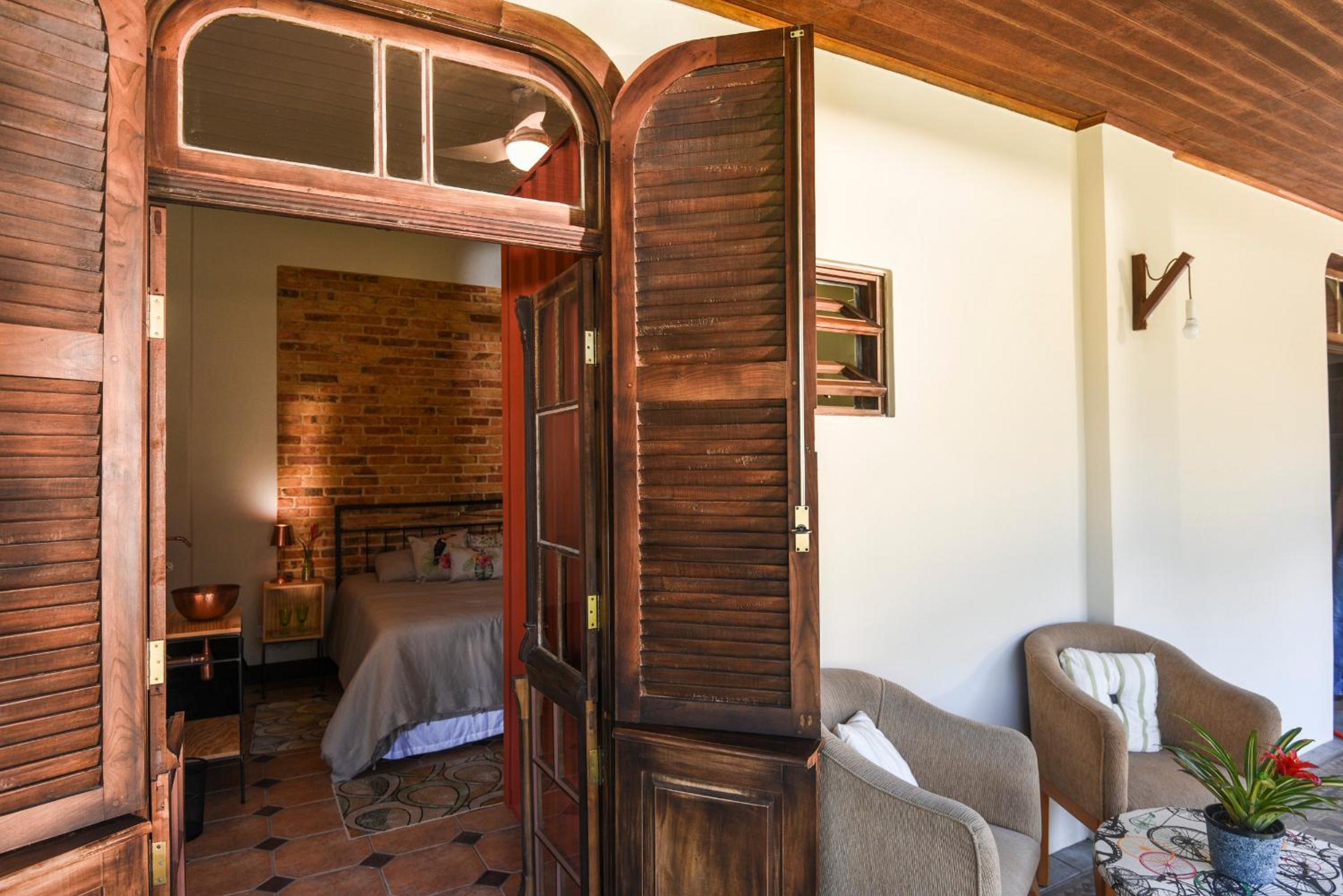Casa da Estacao - Não é hotel, não é pousada é a casa mais charmosa de Morretes!
