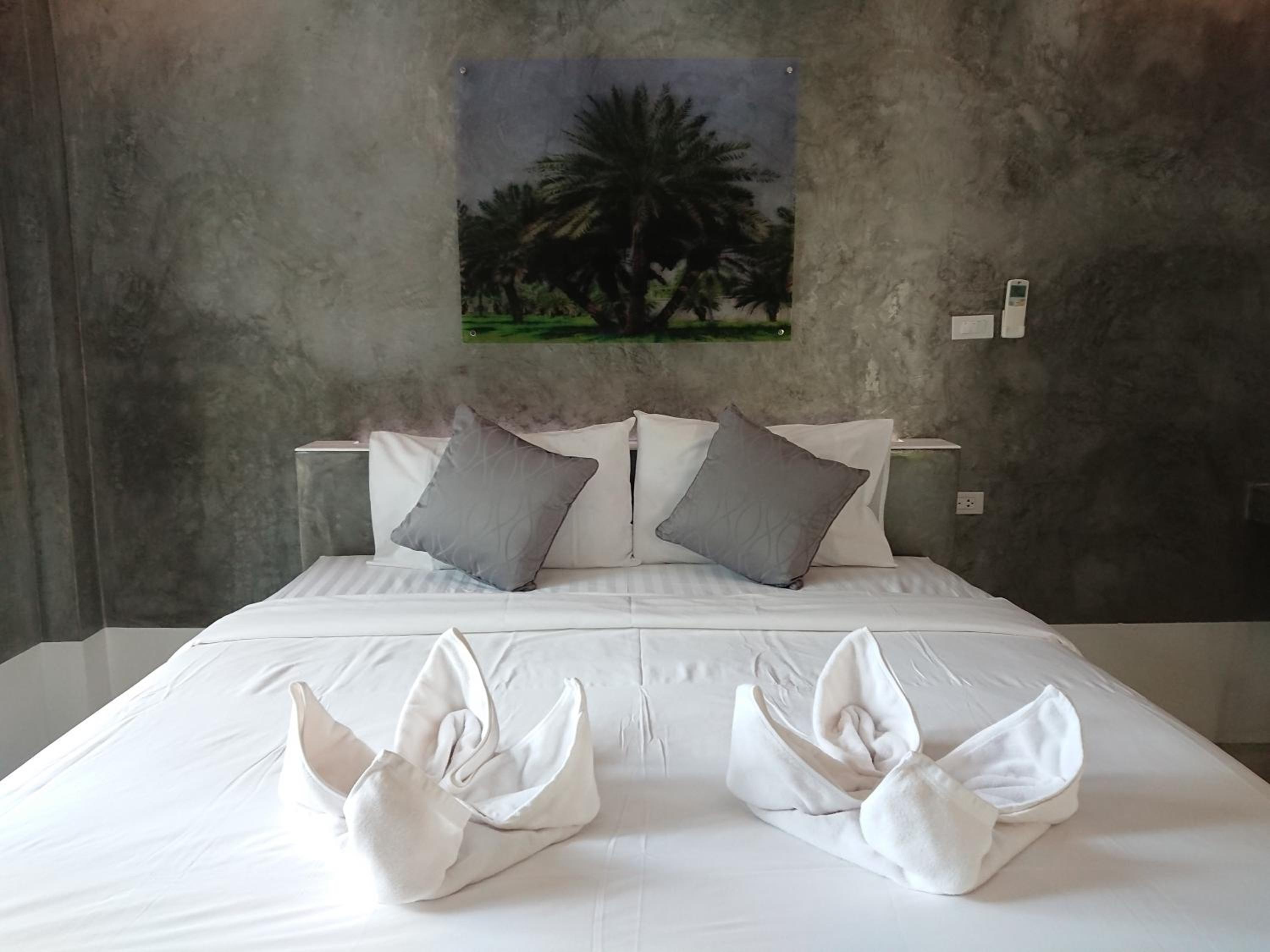 Lopburi Palm Resort view 2
