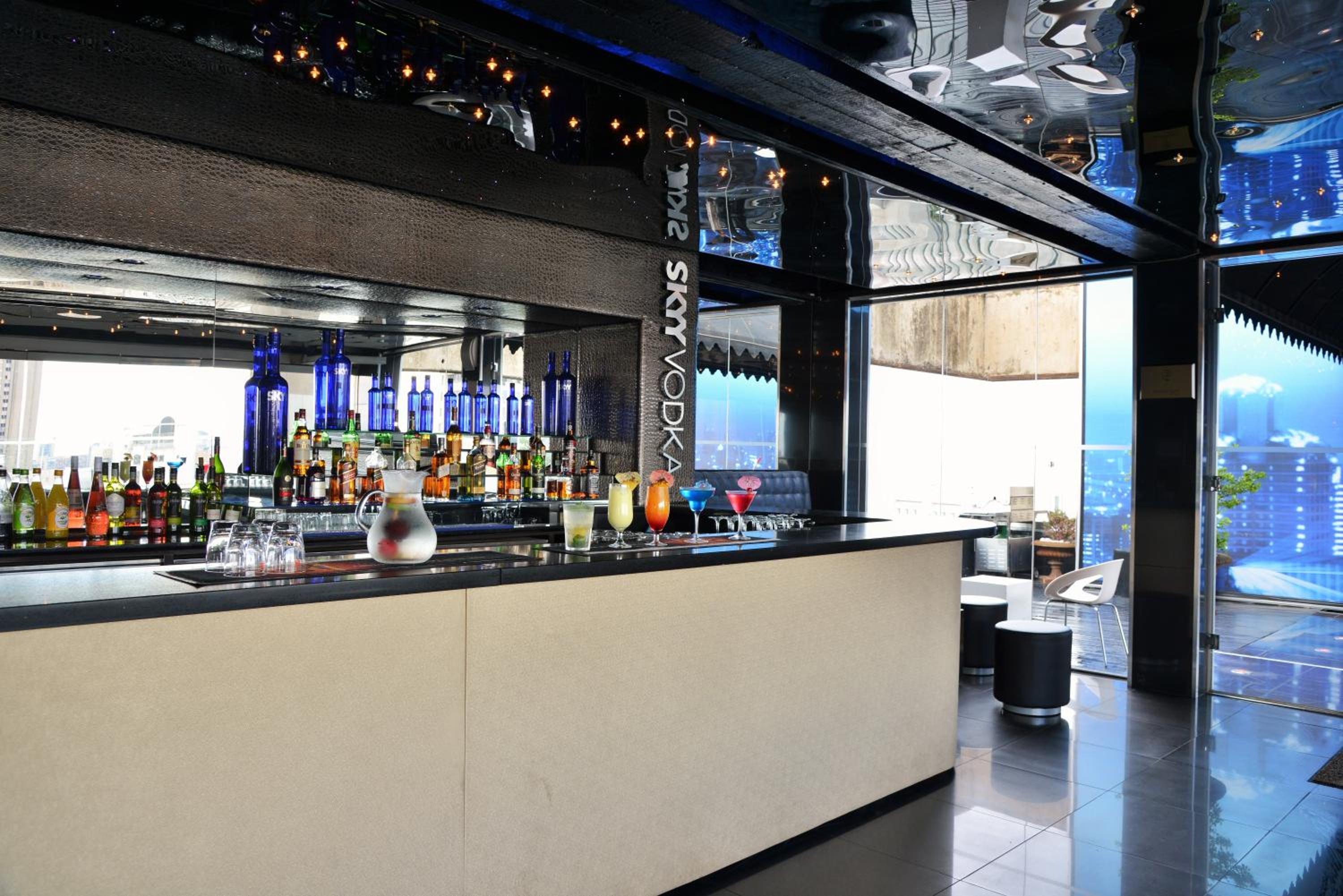 Reef Hotel 4