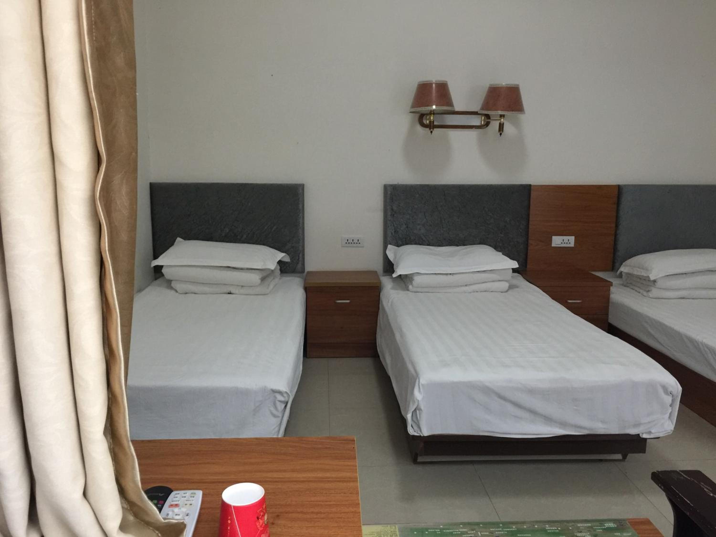 Huashan International Youth Hostel