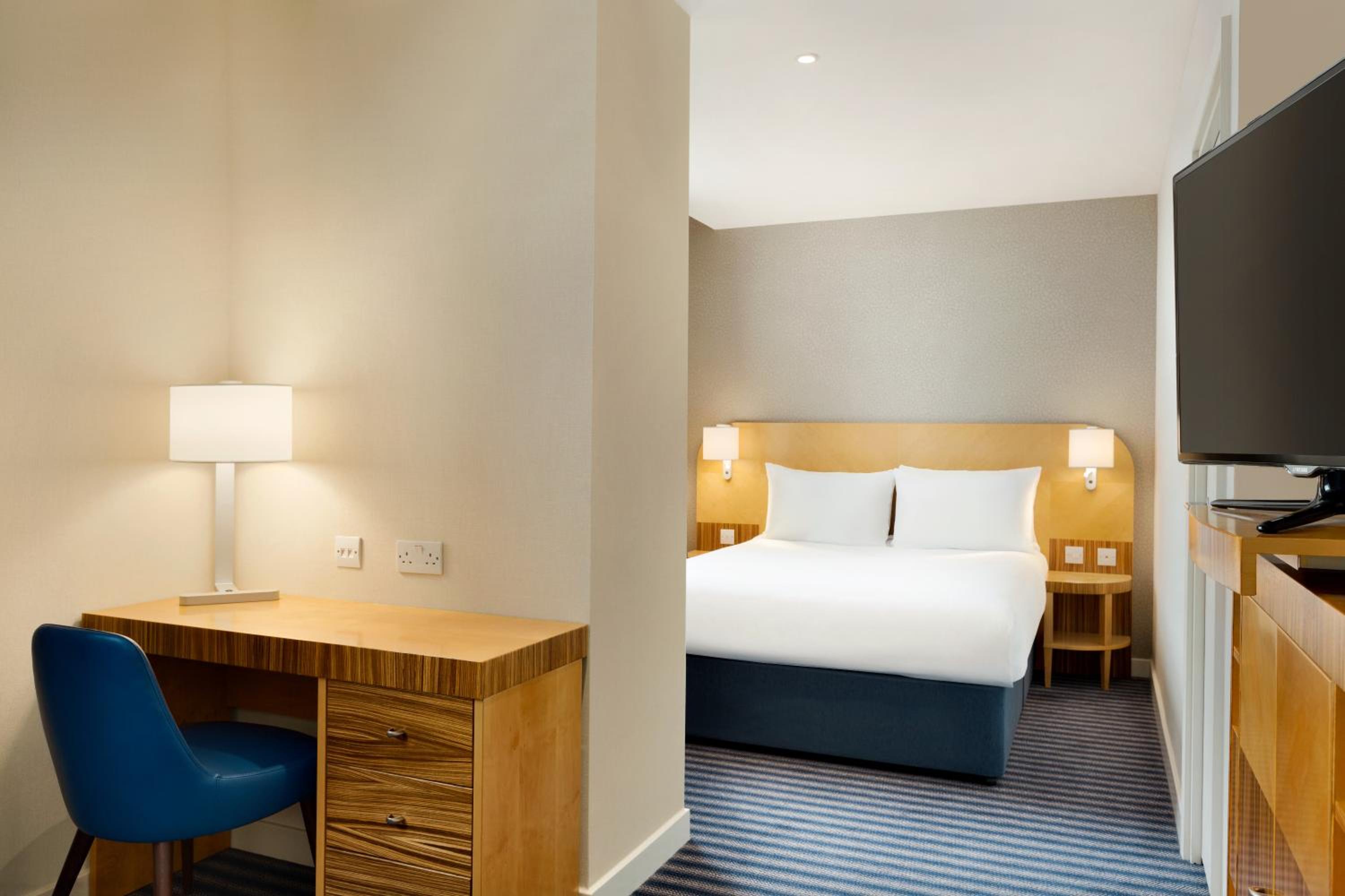 Coventry Vacations - Ramada Hotel  Suites by Wyndham Coventry - Property Image 55