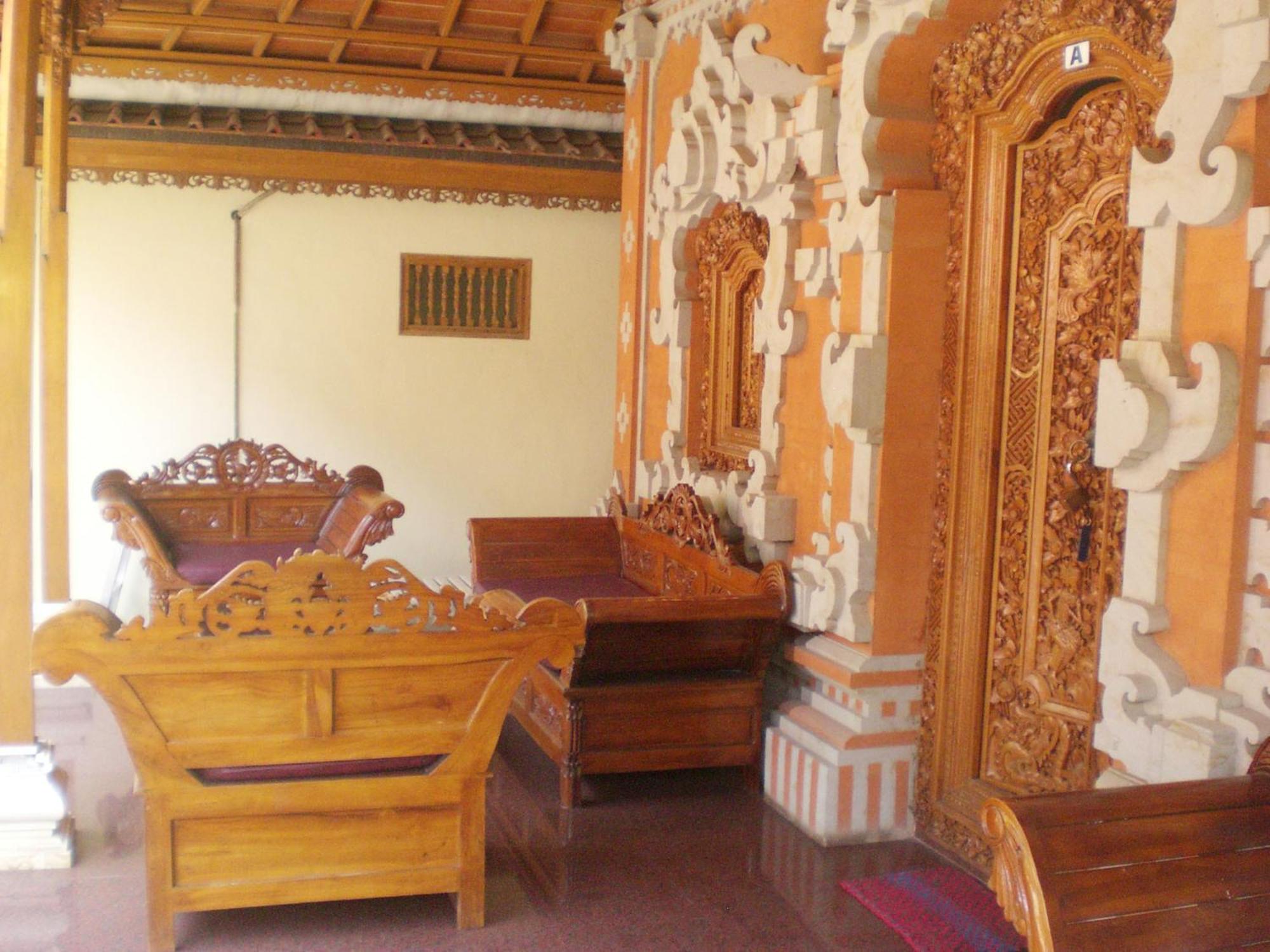 Adus Beach Inn