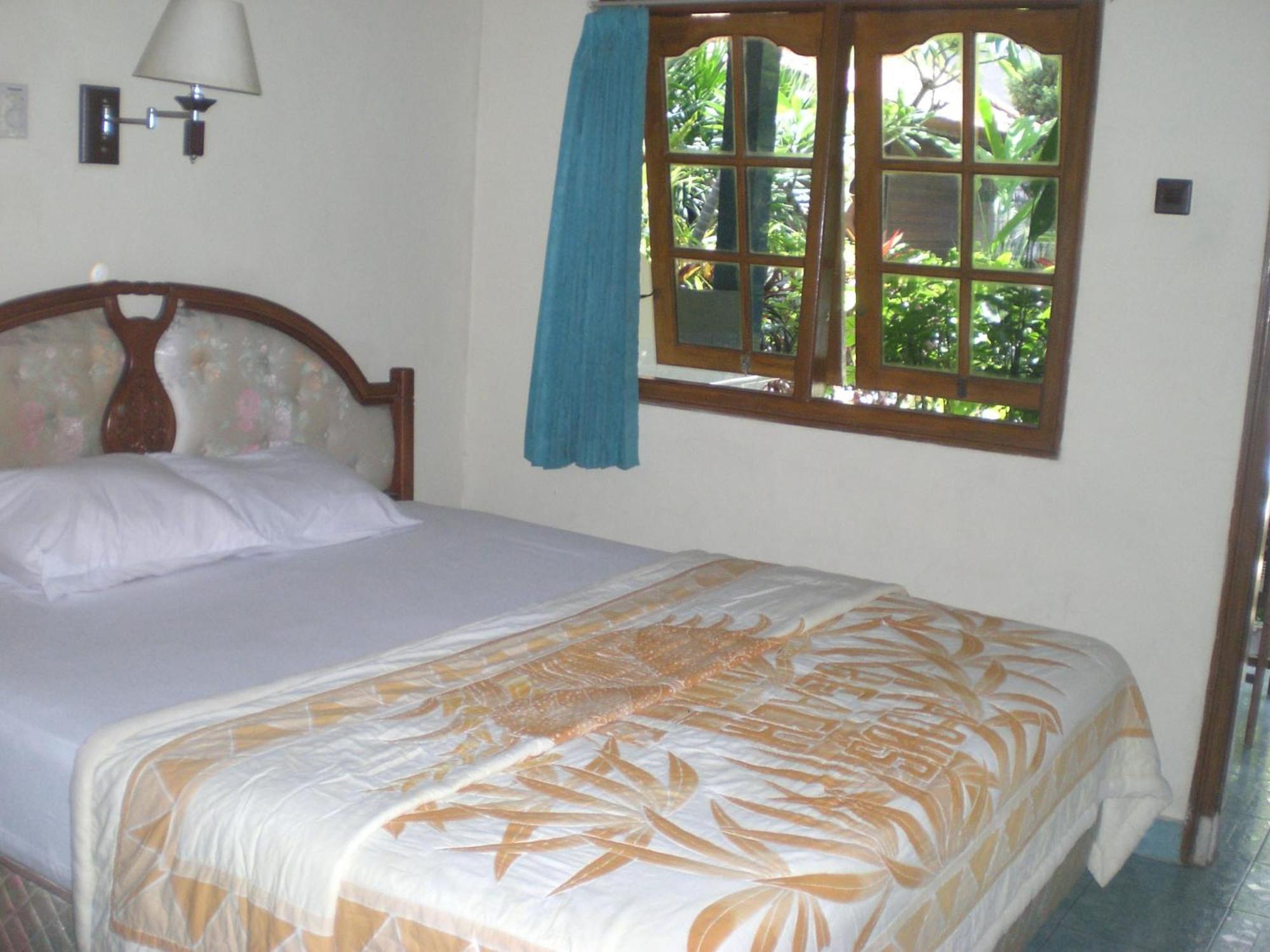 Adus Beach Inn