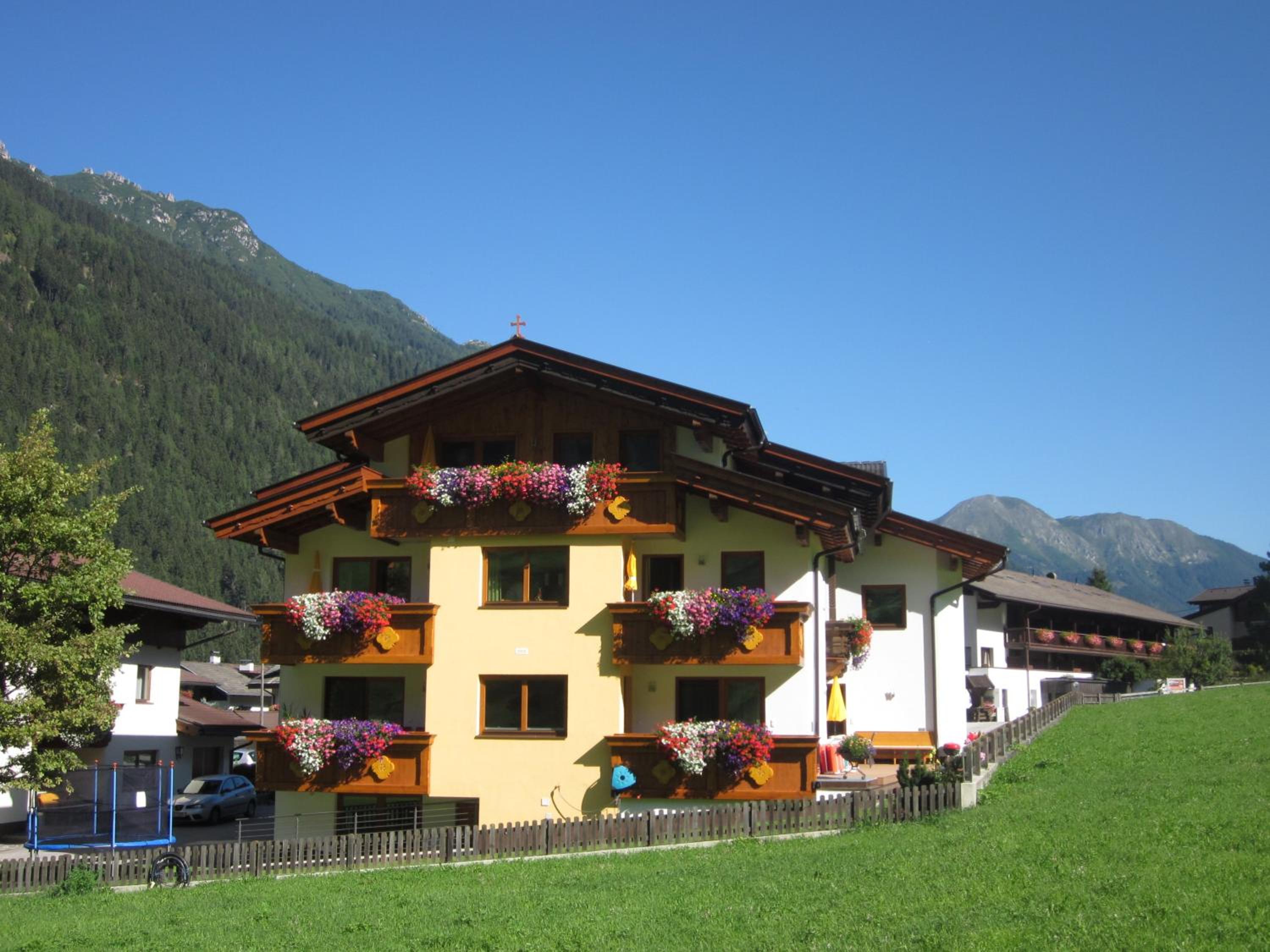 Photo 44
