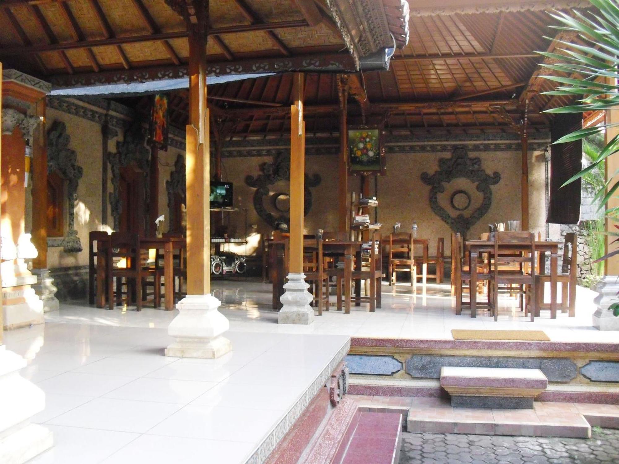 Adus Beach Inn
