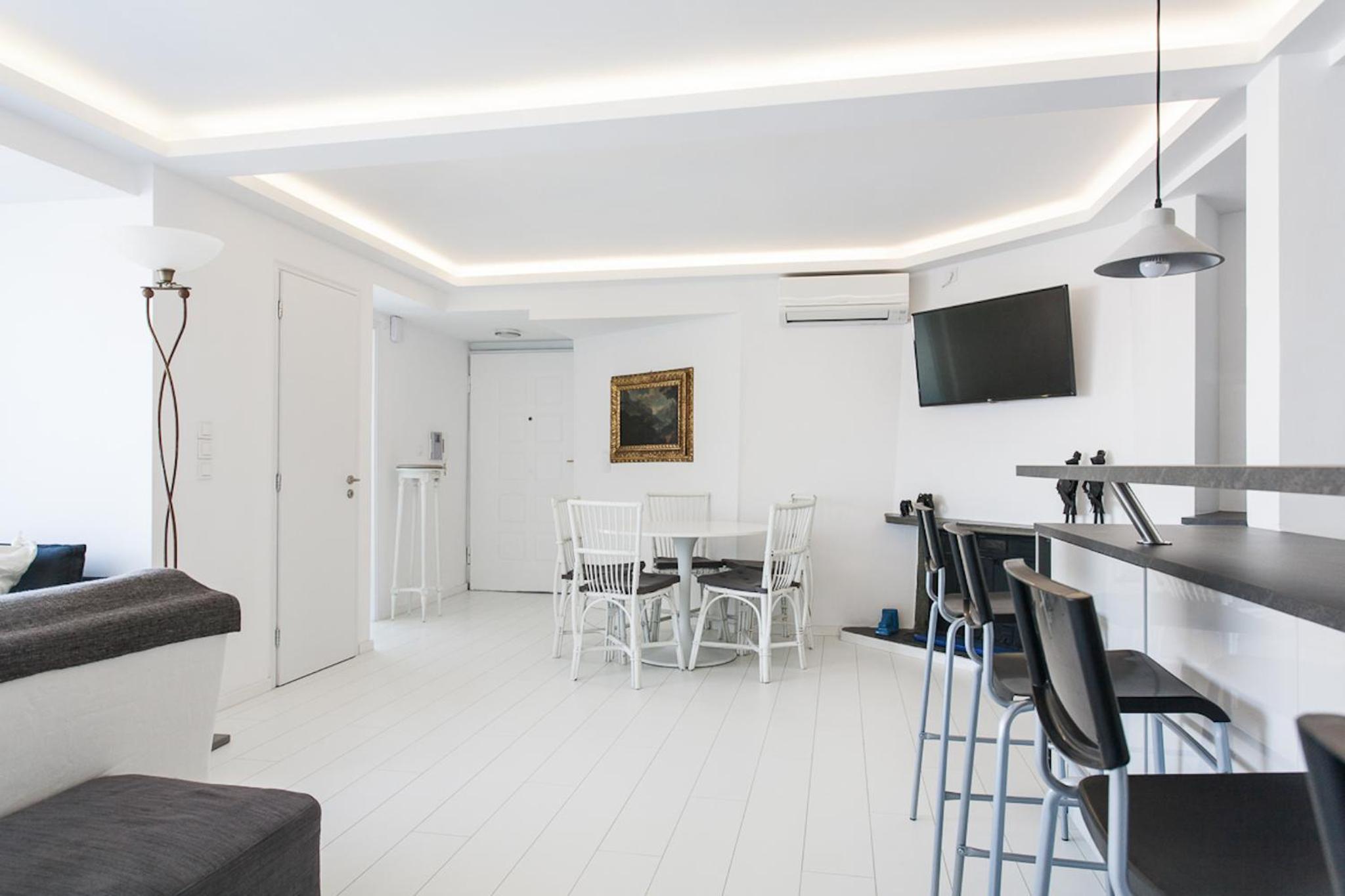 Bright Apartment with Stunning Acropolis Views! SG5