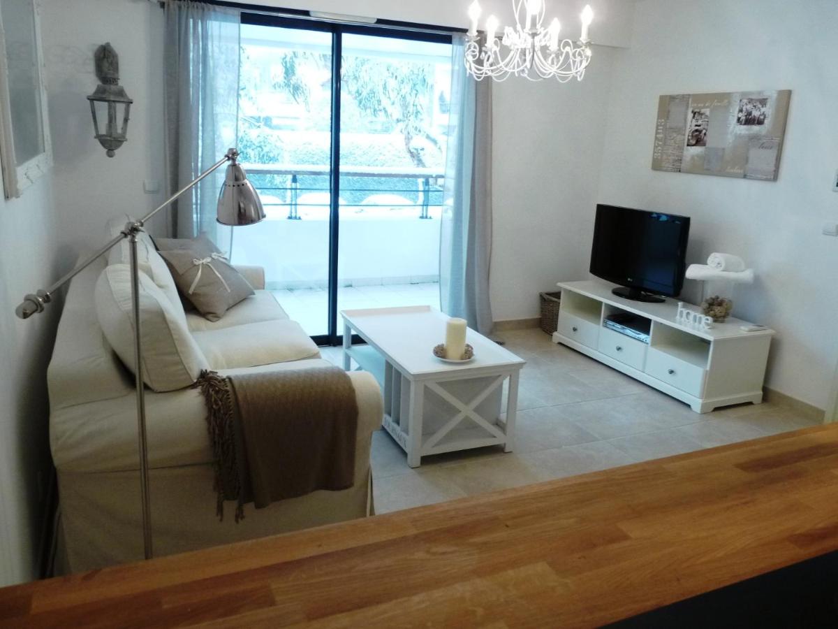 Elegant two bedroom apartment with modern design and terrace close to beaches and Cannes center 546 photo 5