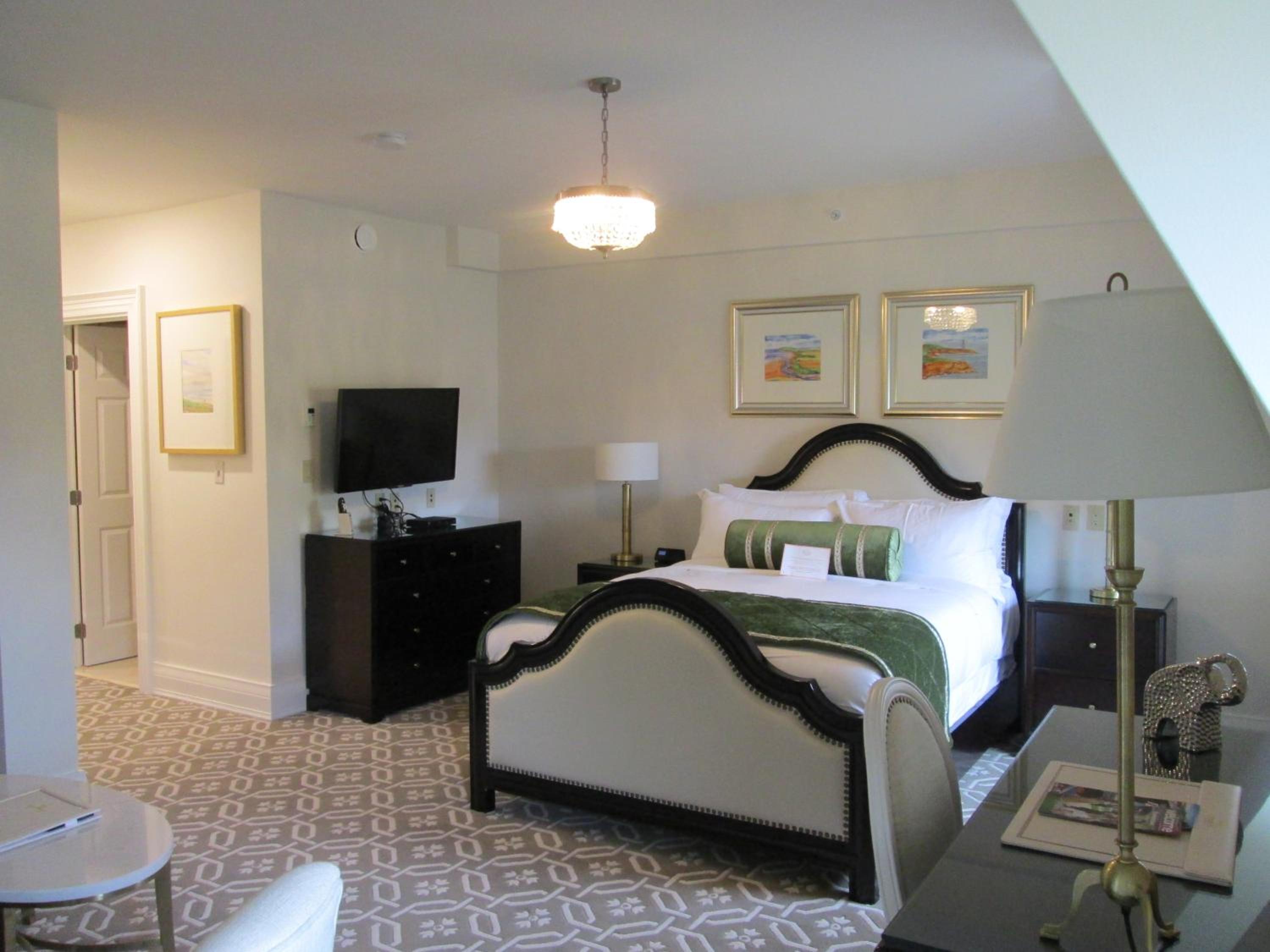 Charlottetown Vacations - Sydney Boutique Inn  Suites - Property Image 11