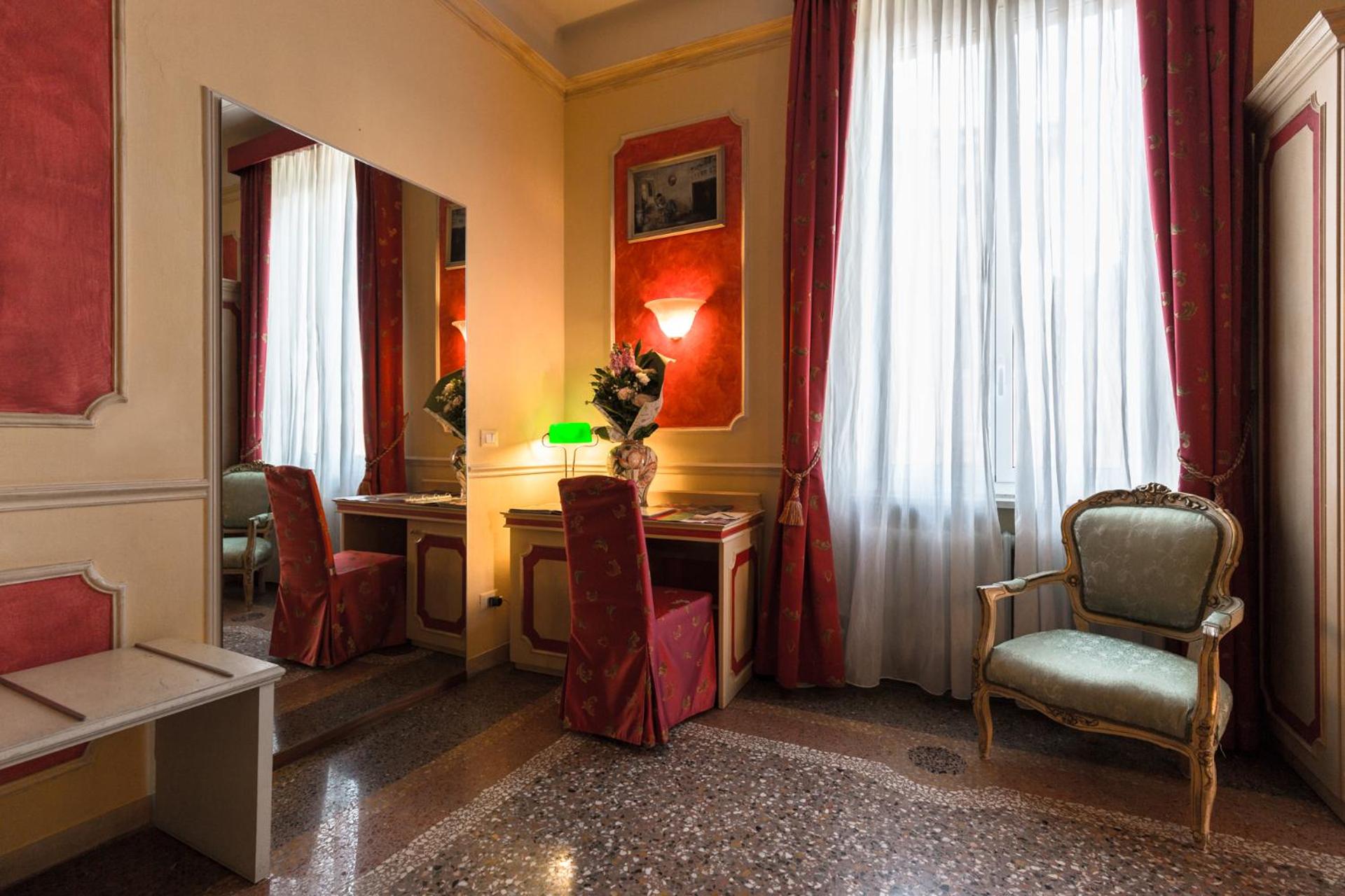 Antica Residenza D'Azeglio Room&Breakfast di Charme