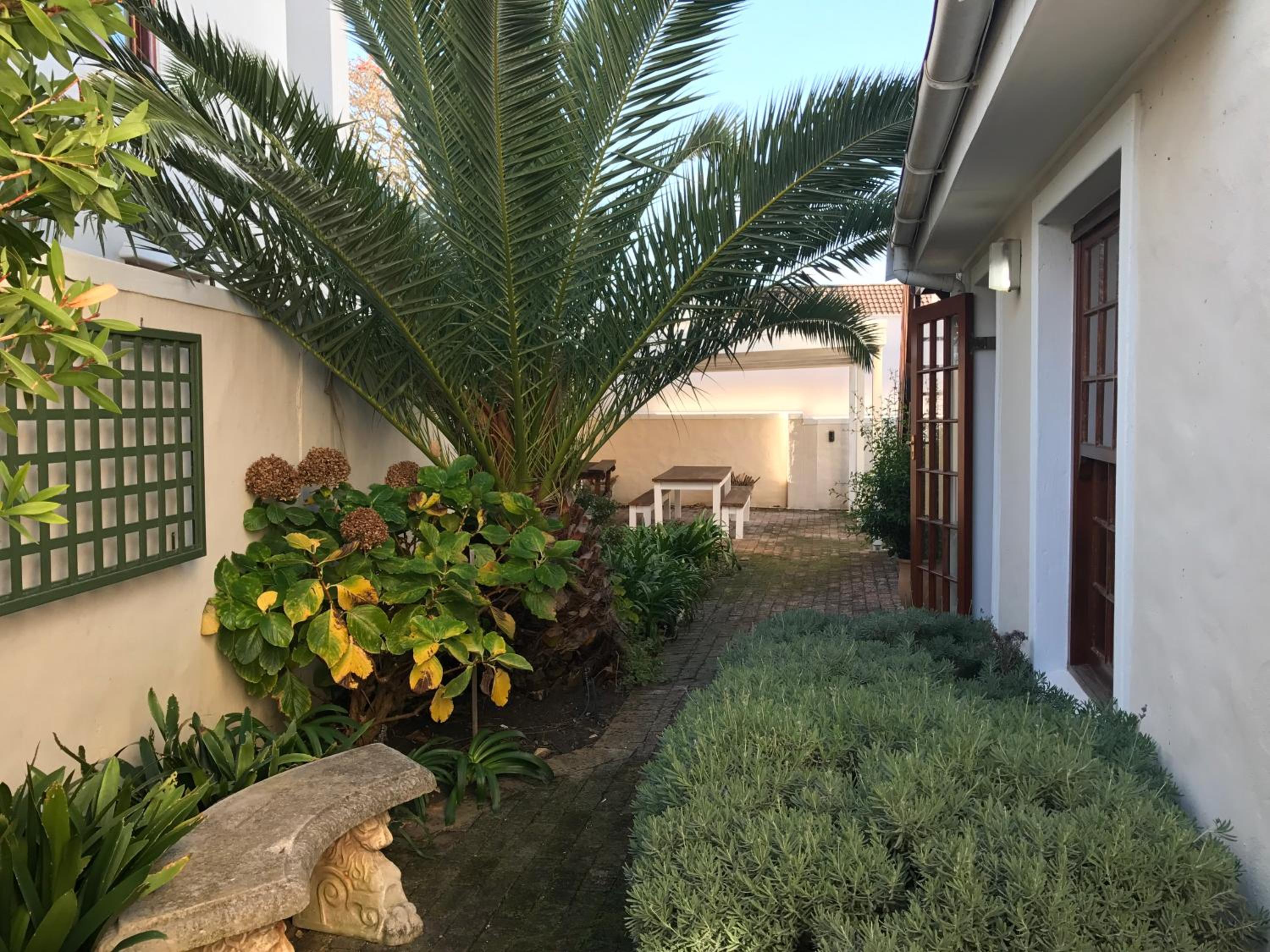 Chinta Cottage Hermanus view 2