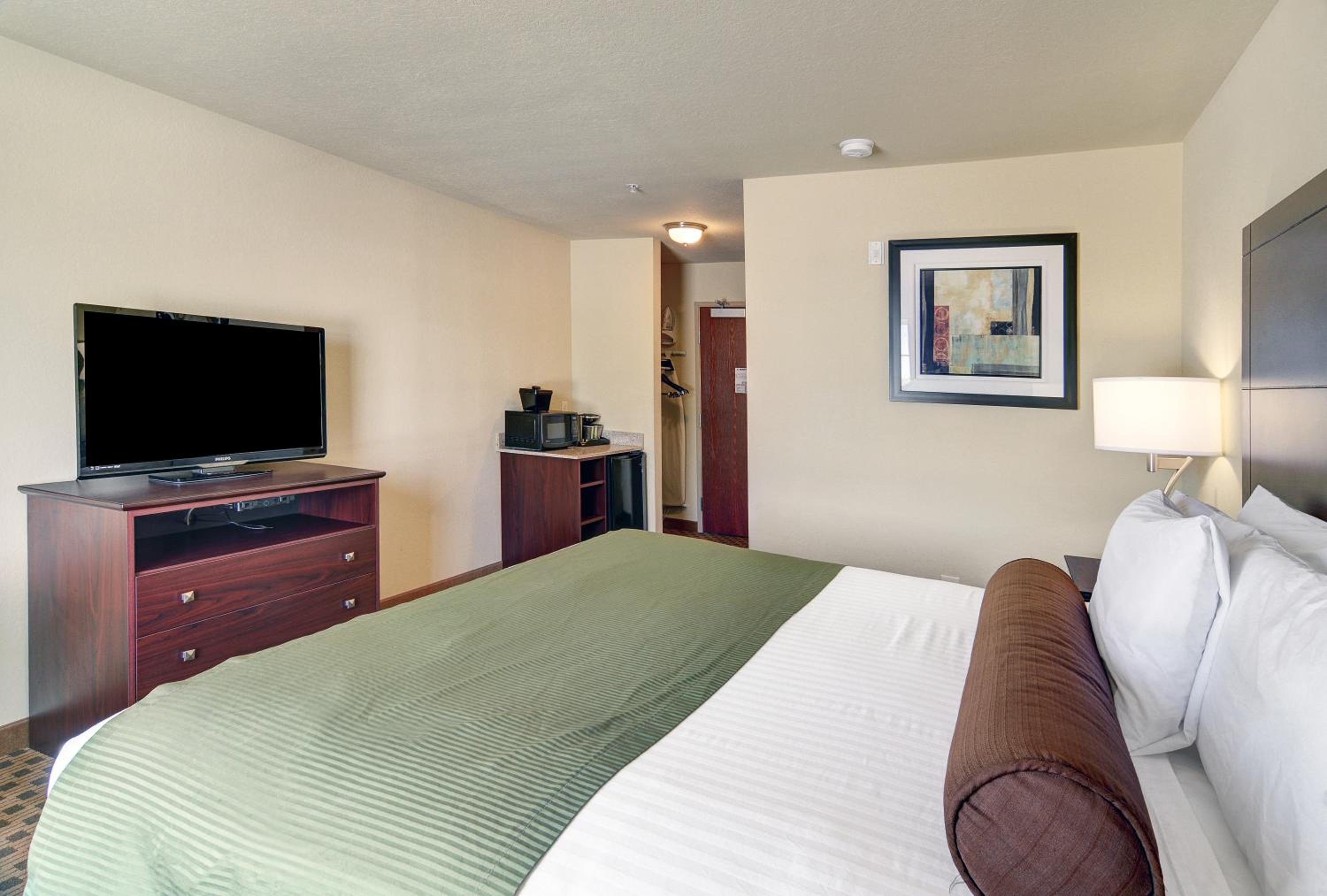 Cobblestone Inn & Suites - Big Lake