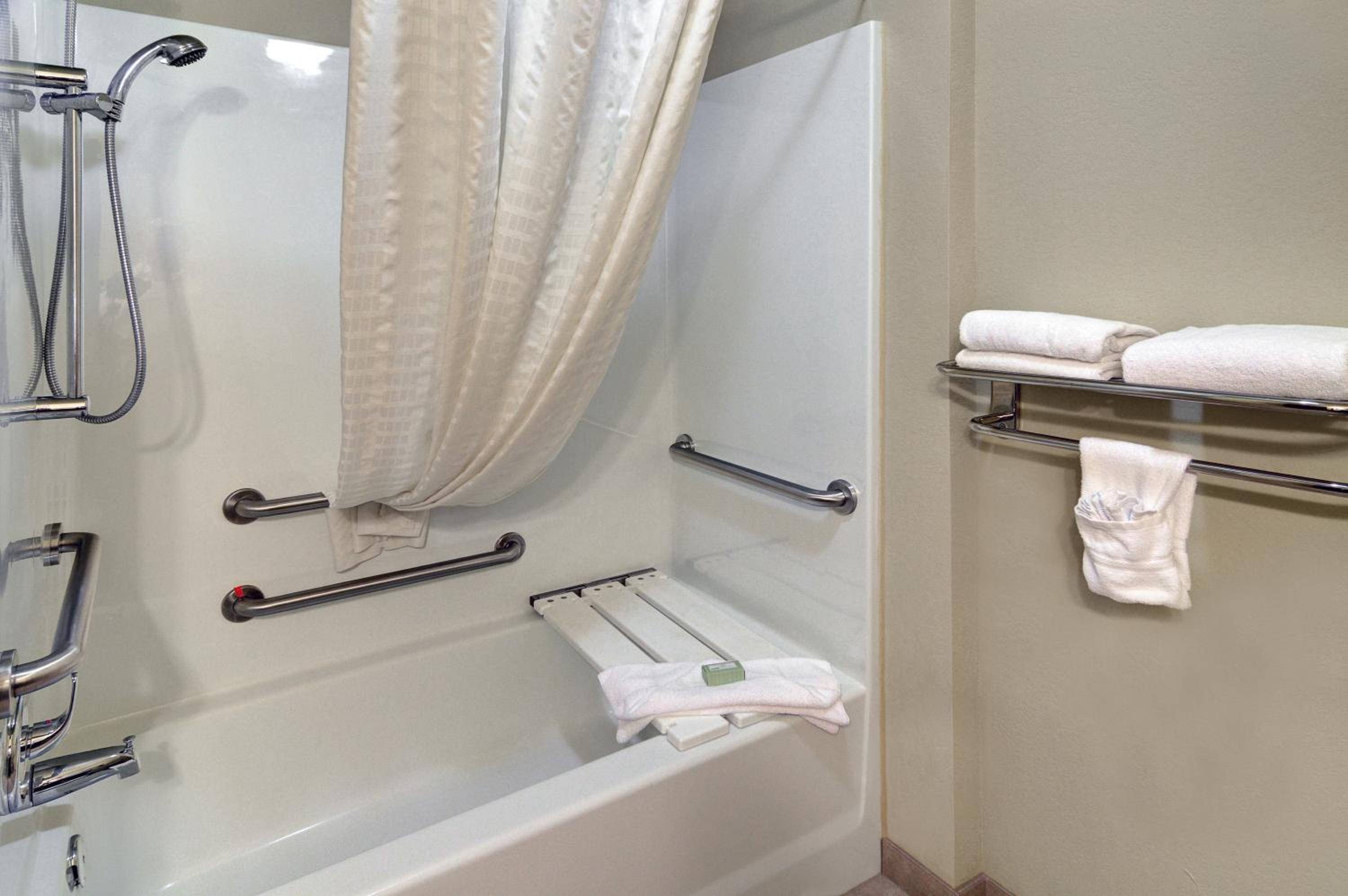 Cobblestone Inn & Suites - Big Lake