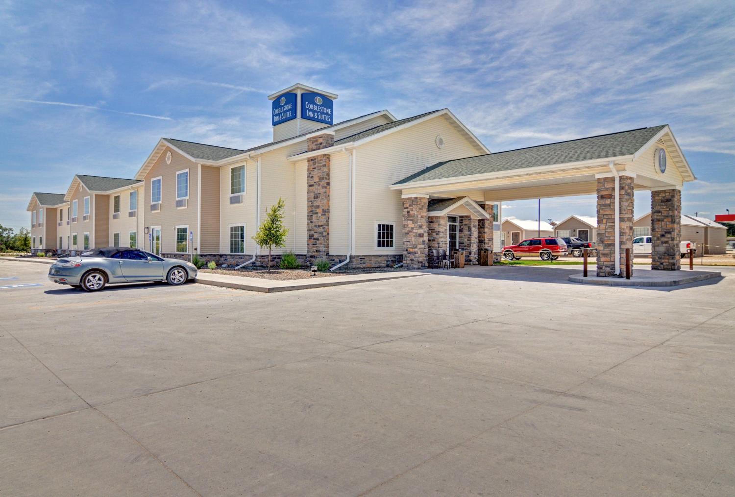 Cobblestone Inn & Suites - Big Lake
