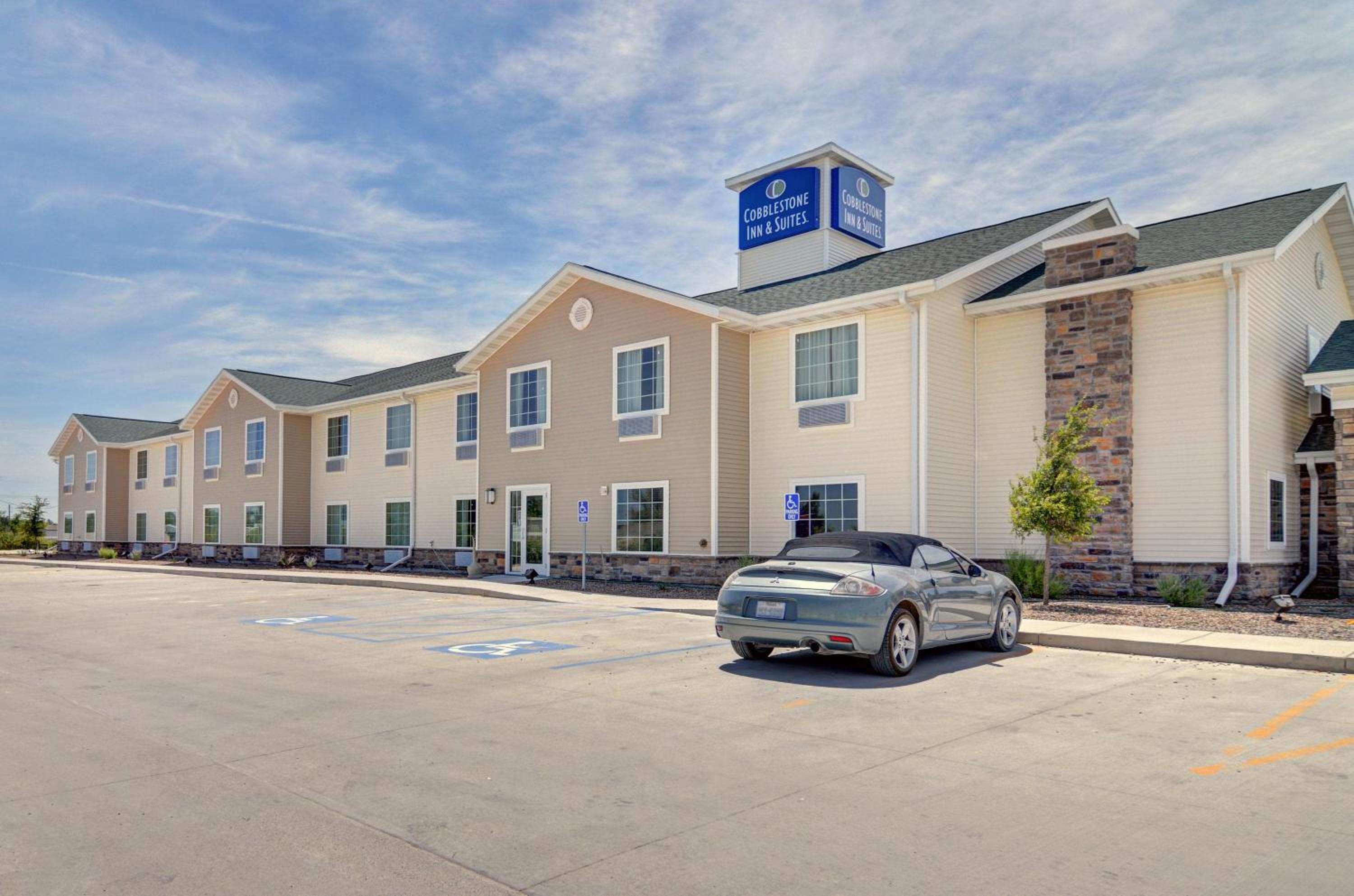 Cobblestone Inn & Suites - Big Lake