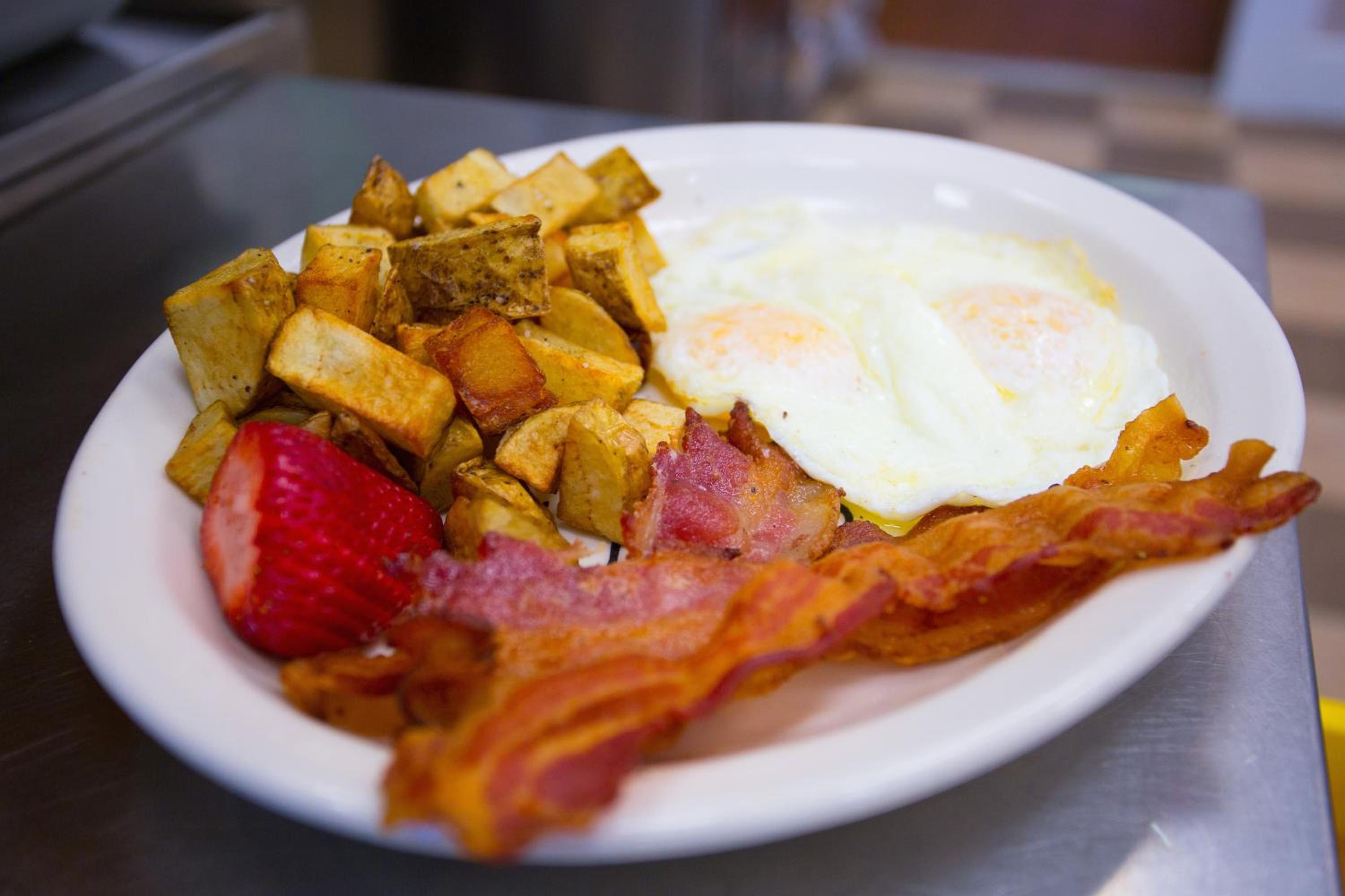 Moran Vacations - Headwaters Lodge  Cabins at Flagg Ranch - Property Image 7