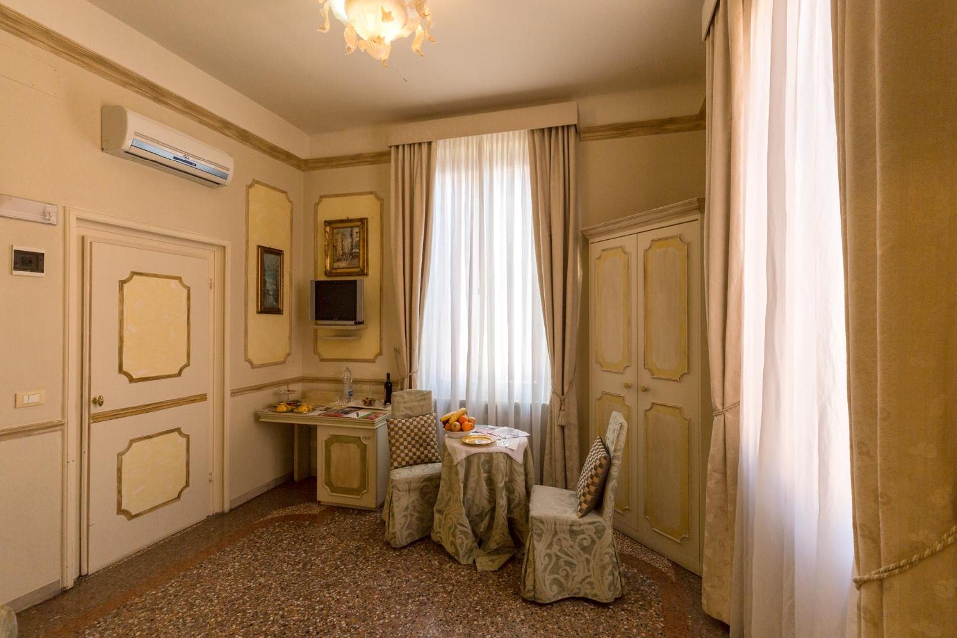 Antica Residenza D'Azeglio Room&Breakfast di Charme