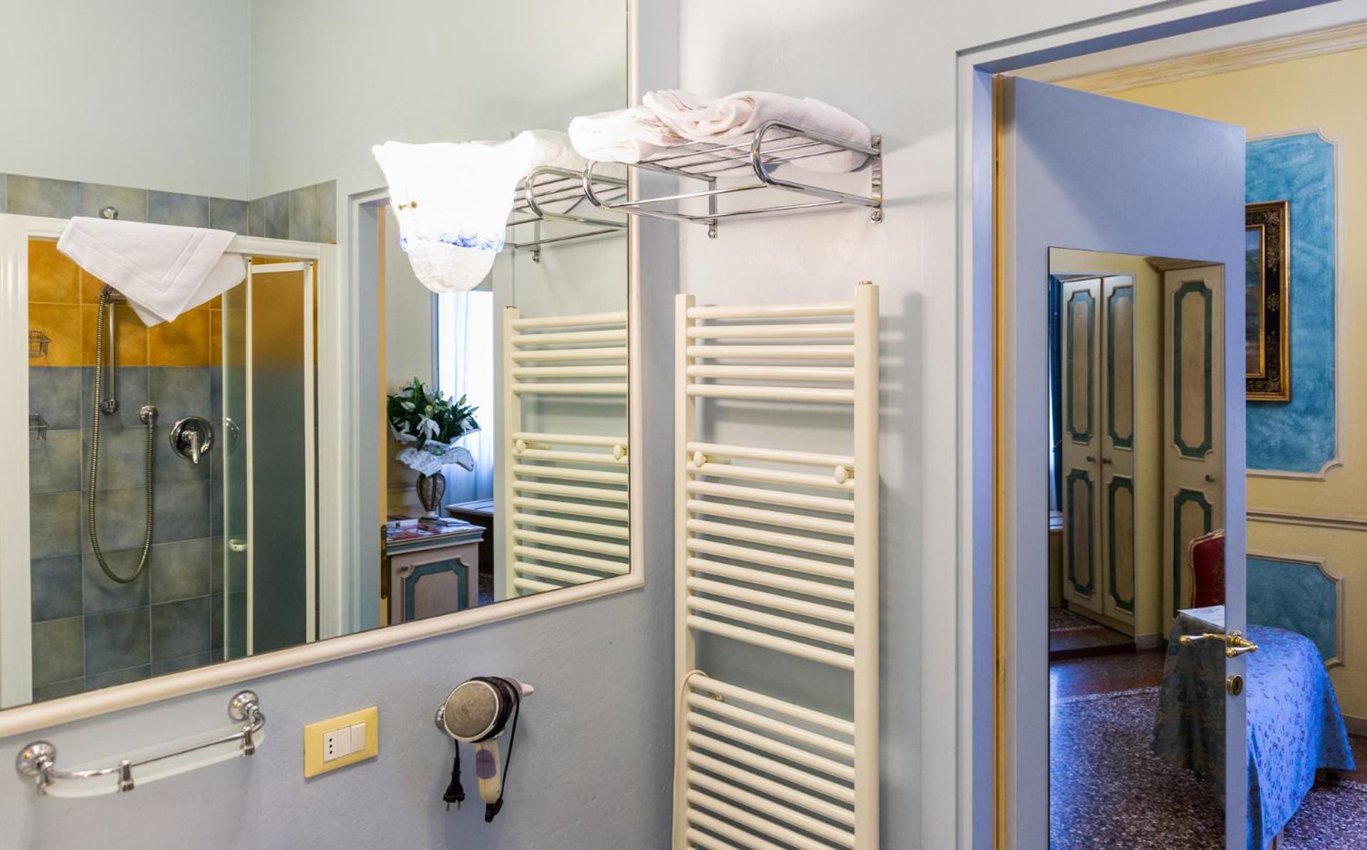 Antica Residenza D'Azeglio Room&Breakfast di Charme