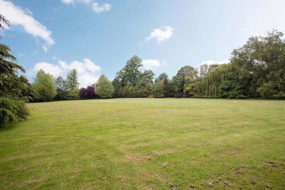 Vicarage House & Pool House view 4