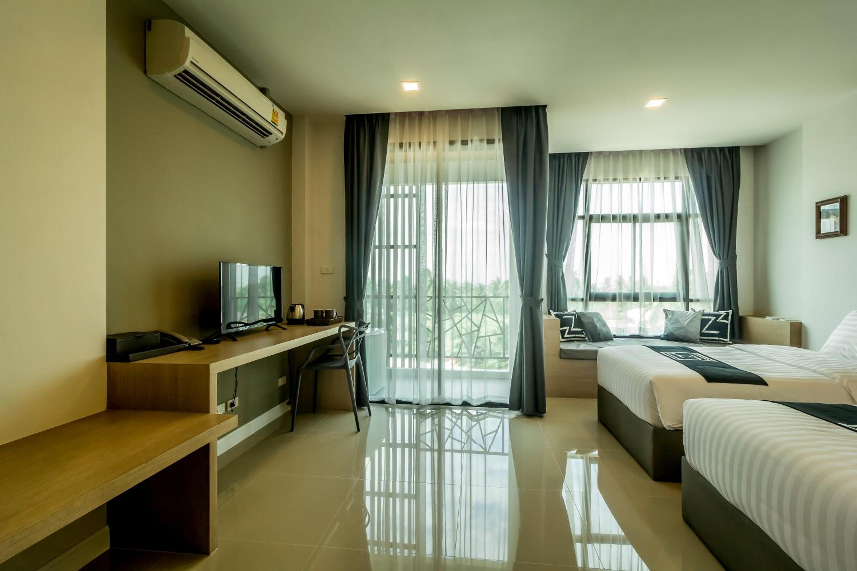 Triple Z Hotel