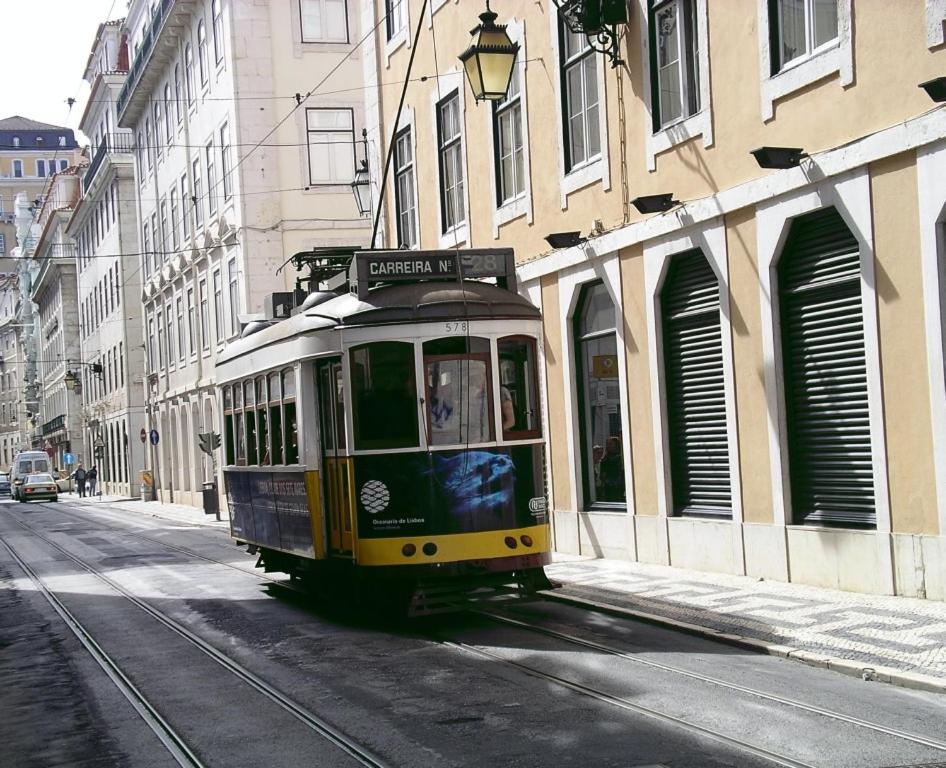 Casas São Julião view 2