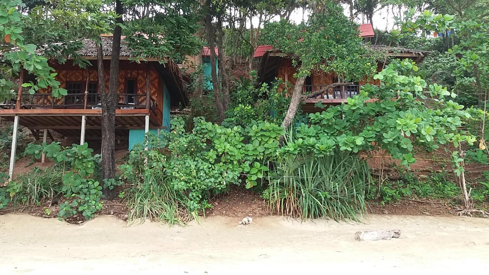 Jungle Hill Beach Bungalow
