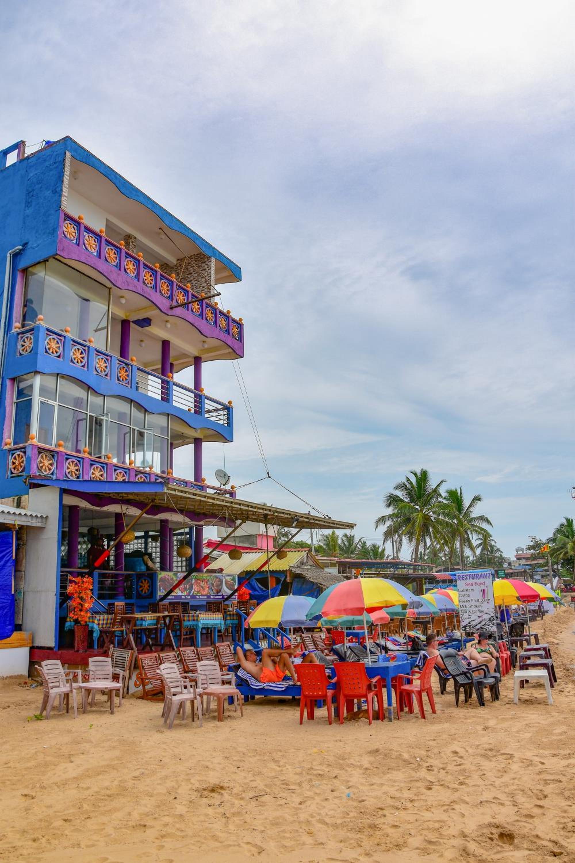 Hotel Dolphin Hikkaduwa - Image 1