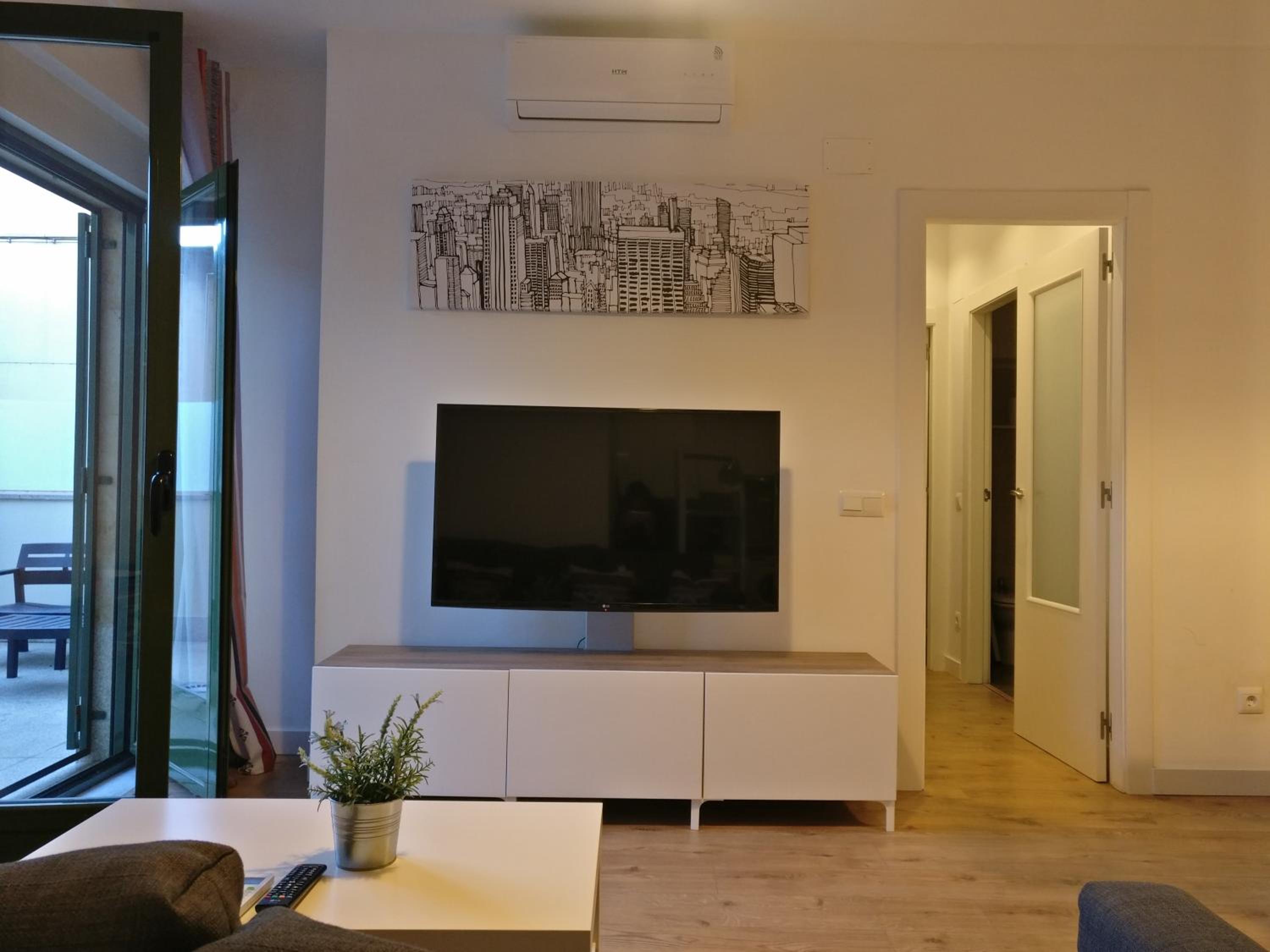 Apartamento espacioso frente al Palacio de Congresos - AA