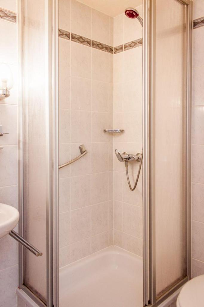 Rumpenerhof en Brunssum — bathroom