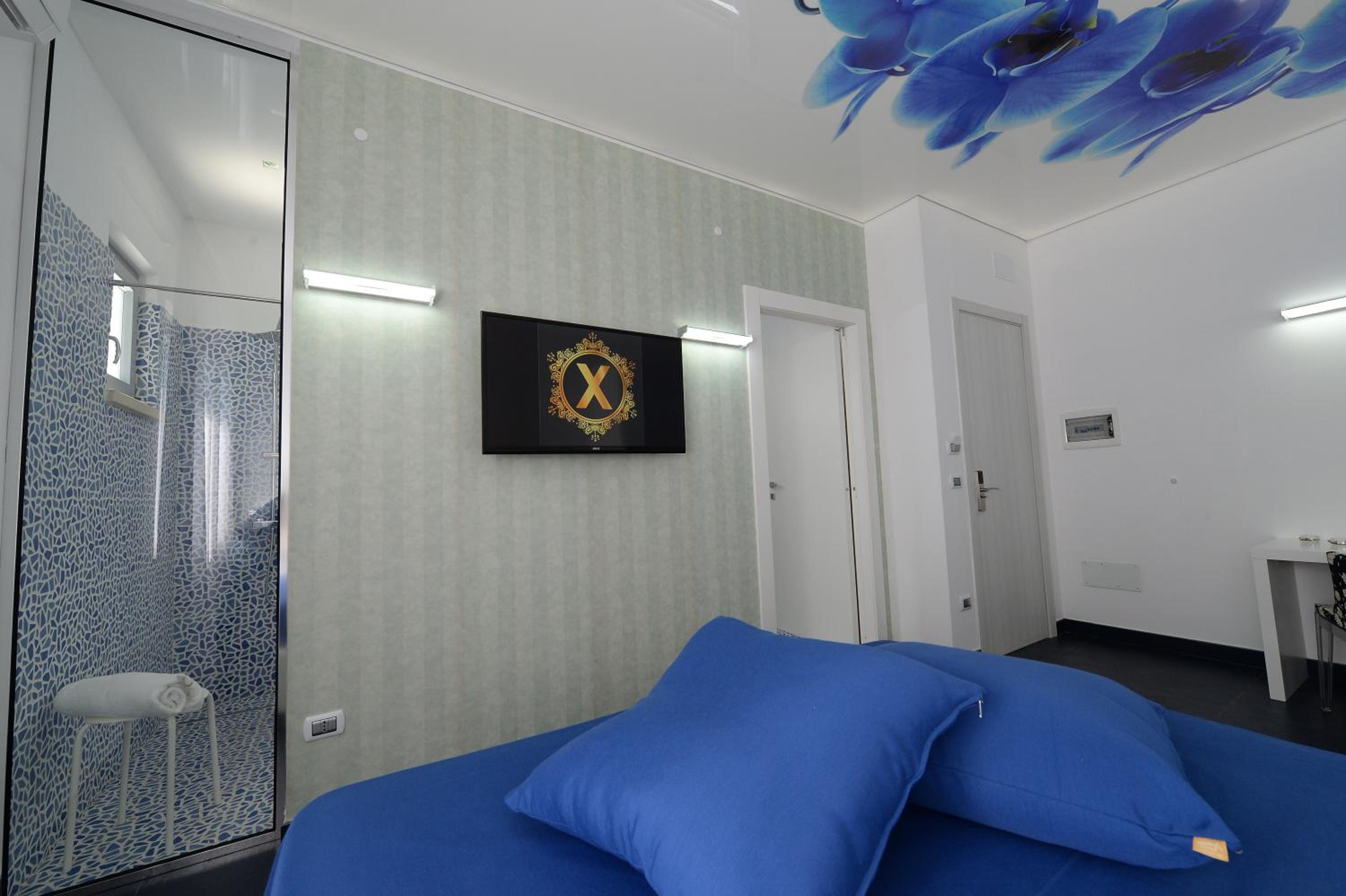 X Hotel