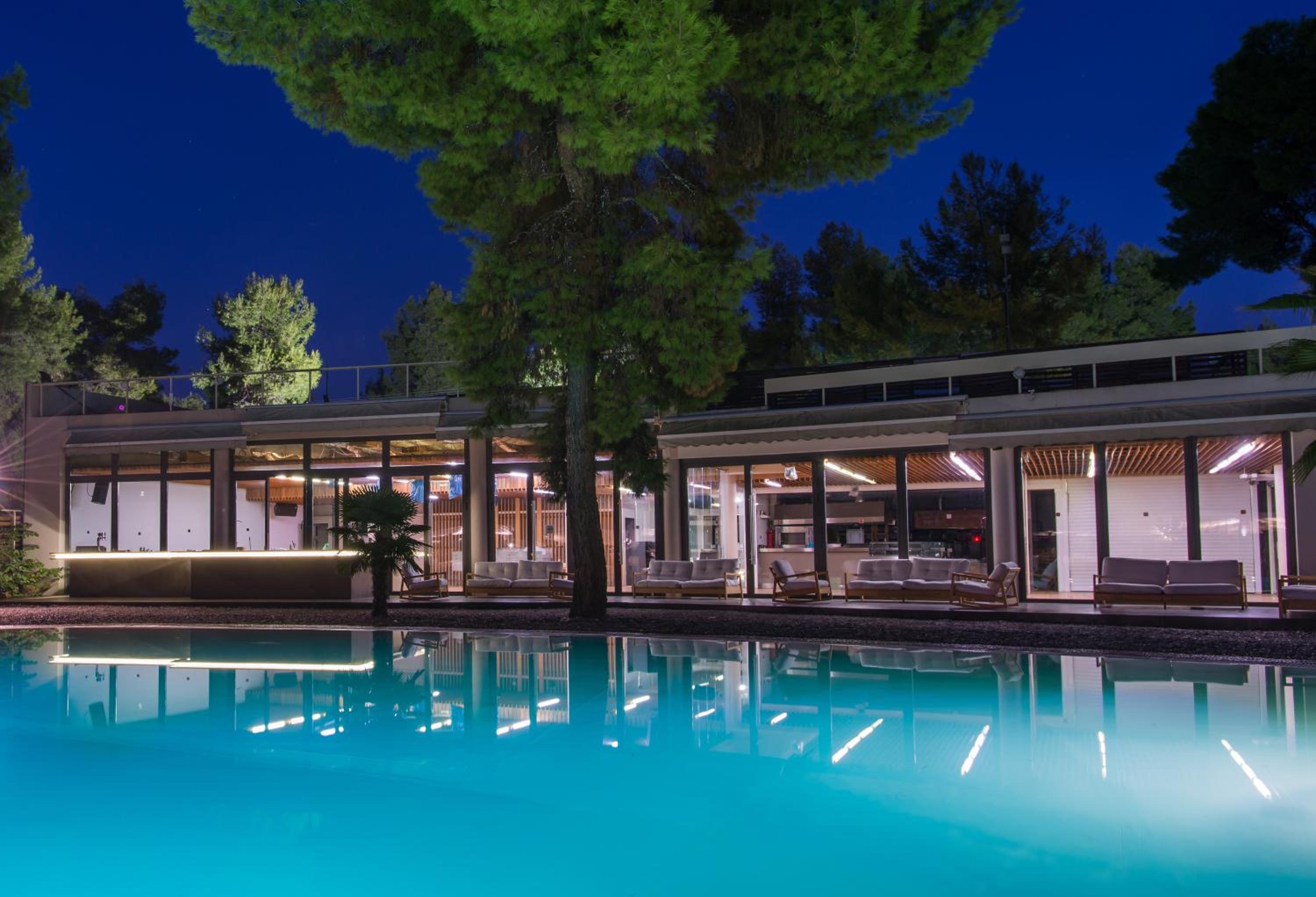 swimming pool