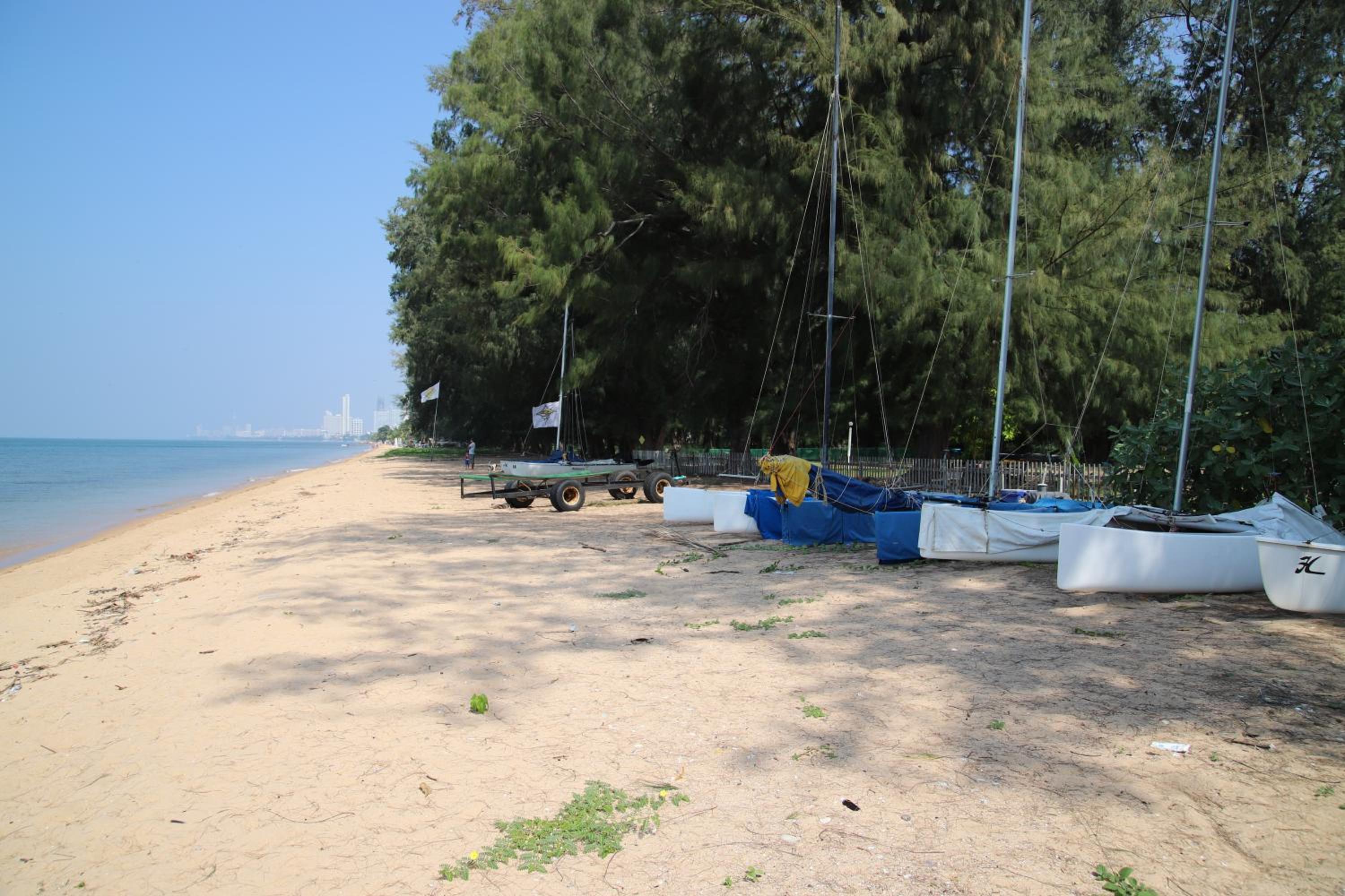 Baan Dhewaran Beachfront Villa