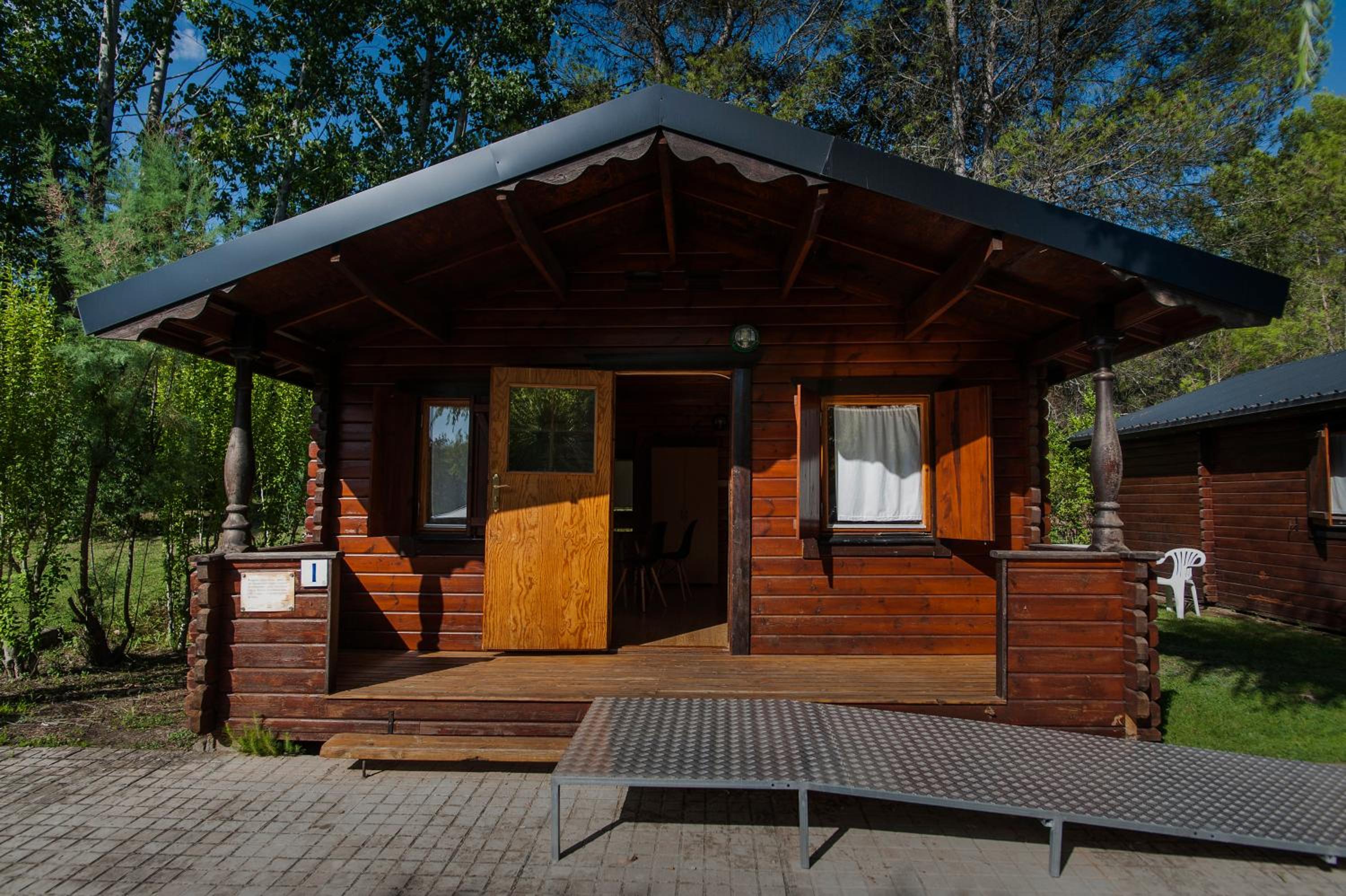 Camping y Bungalow Ligüerre de Cinca,