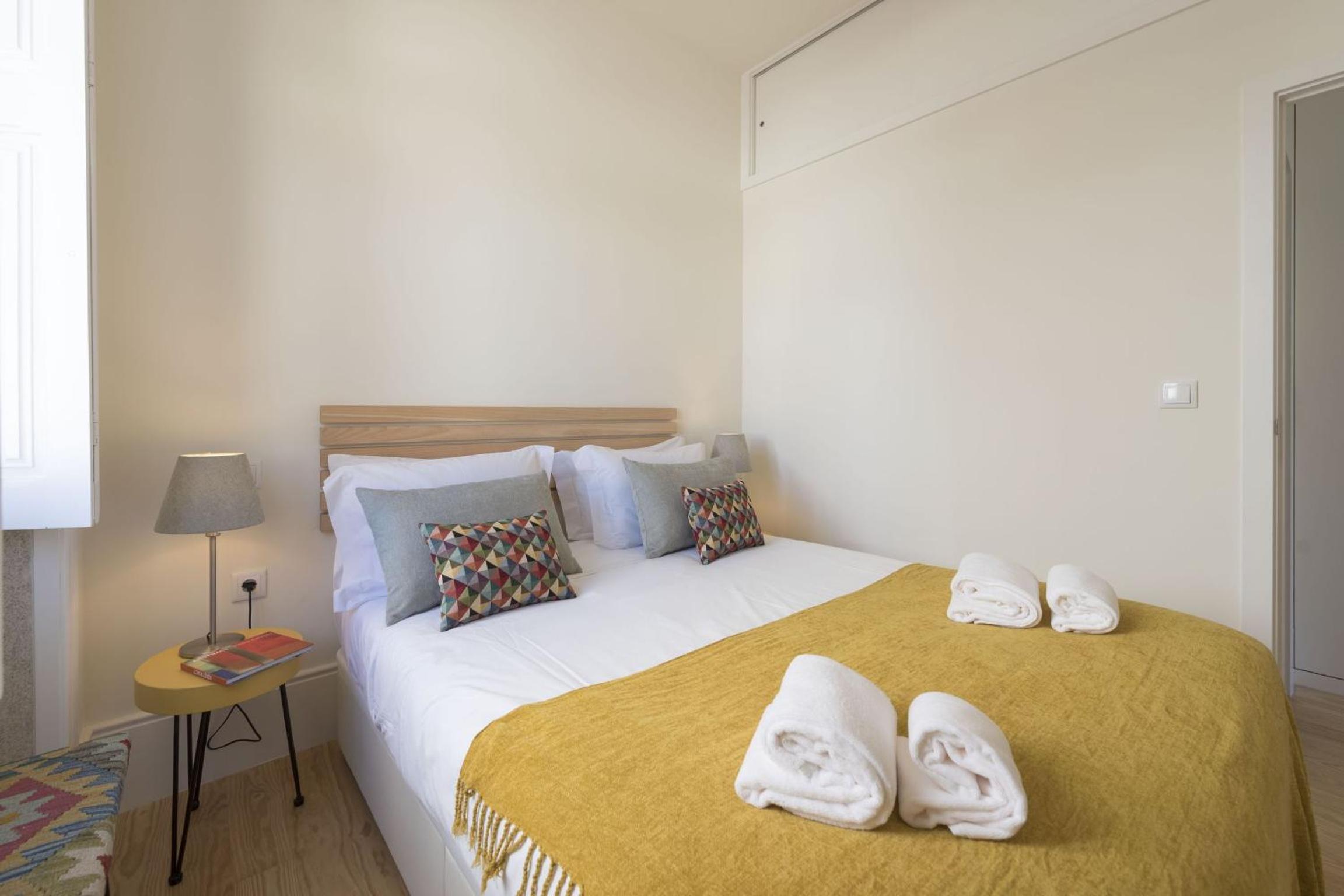City Center Chill Apartment by LovelyStay view 3