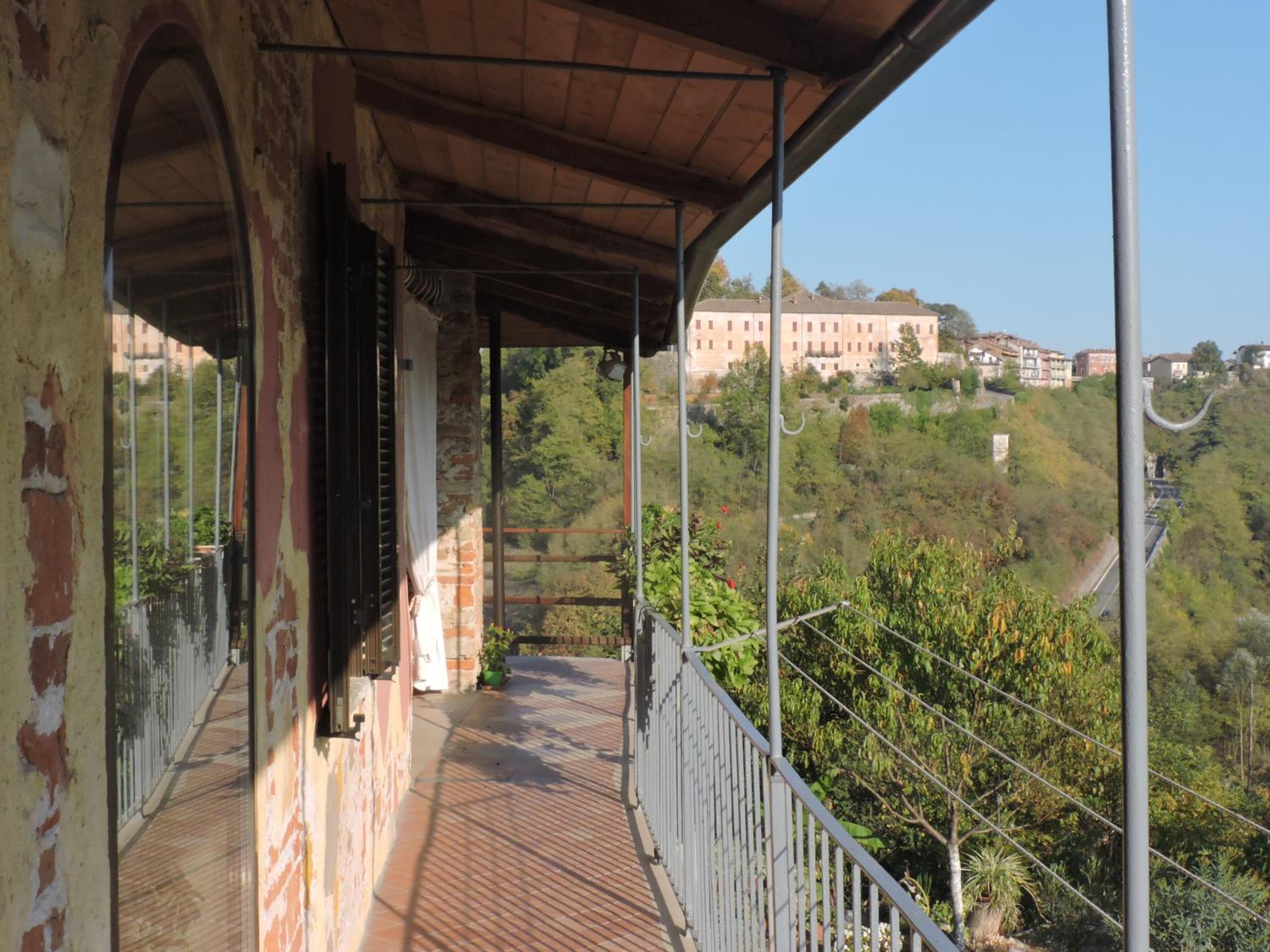 Locanda Montecarlo view 2