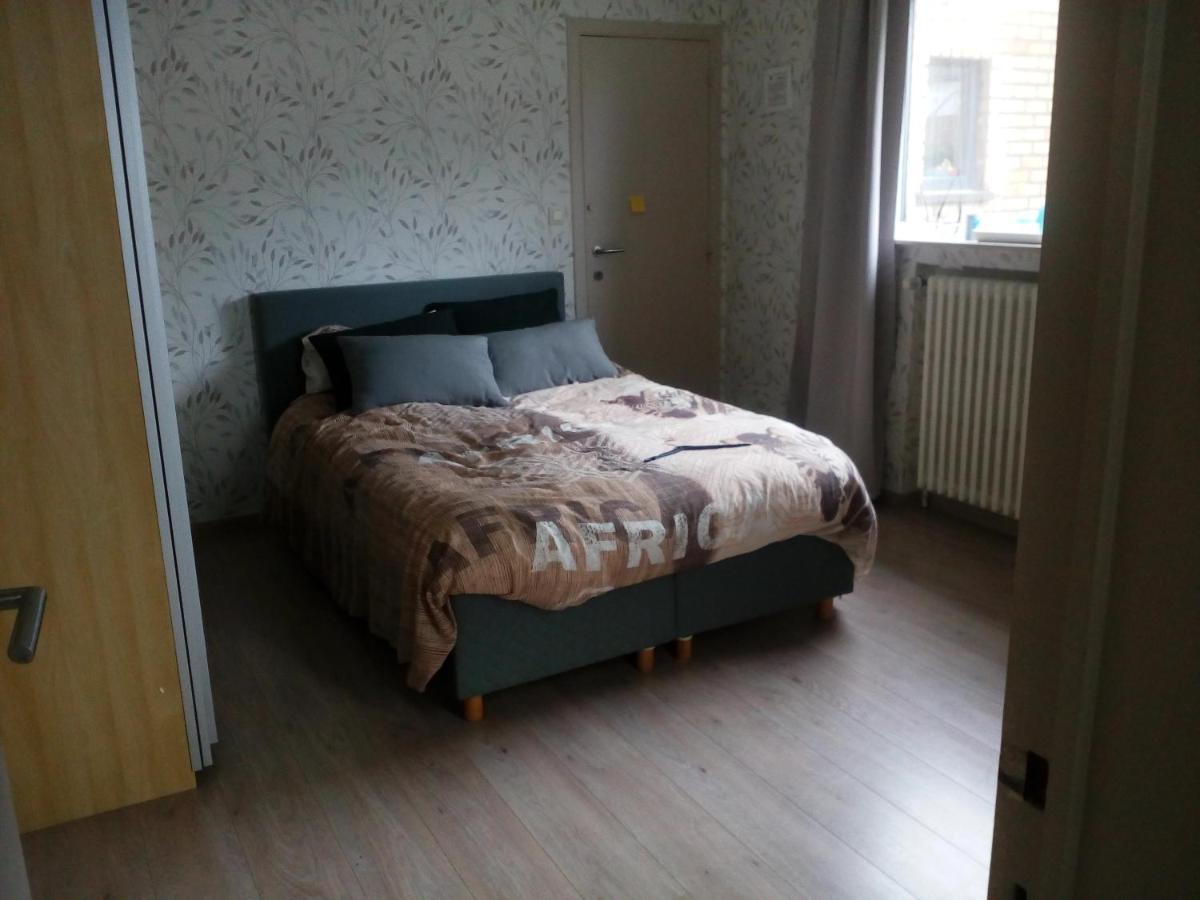 Kamer + douche in villa