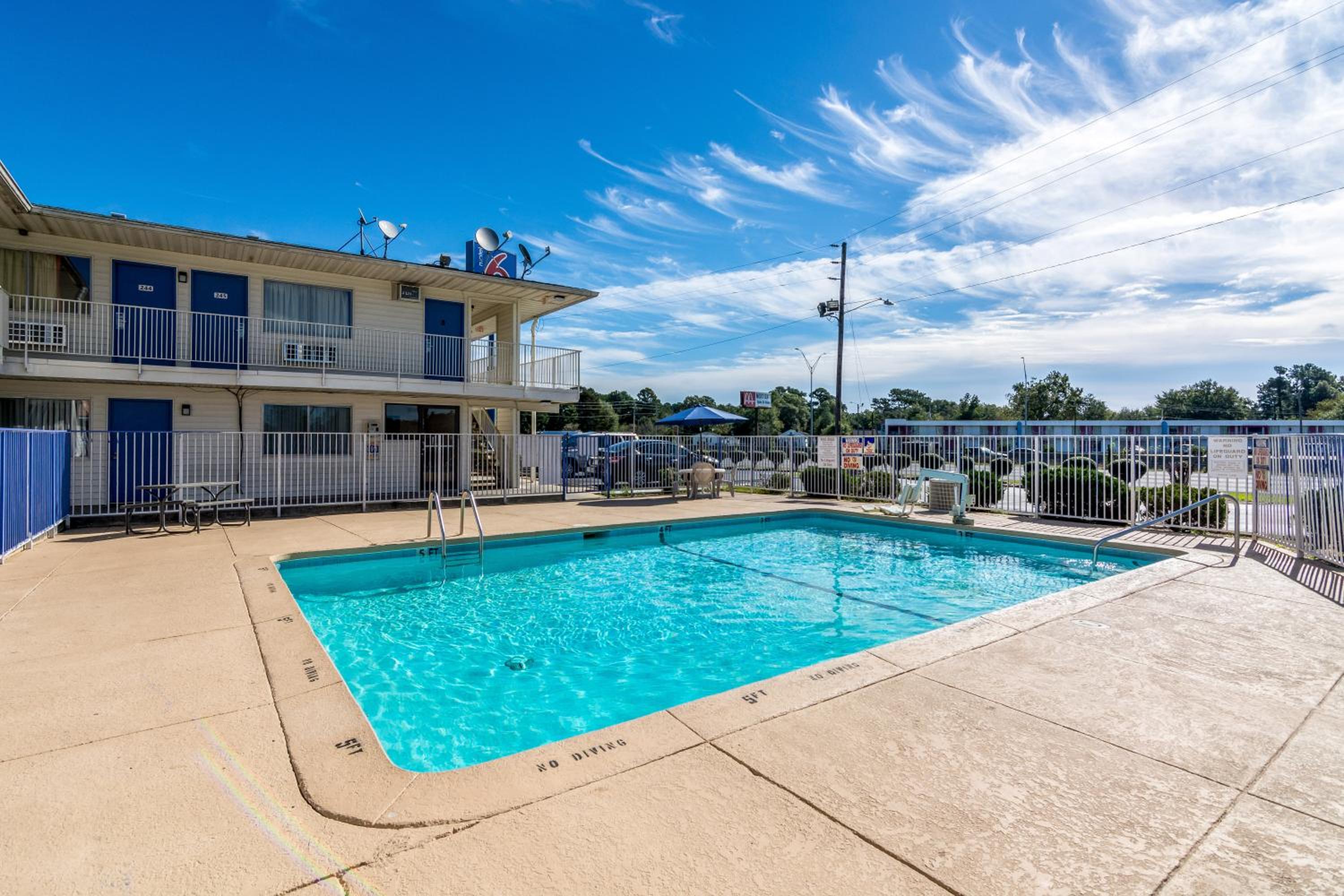 Motel 6-Lumberton, NC