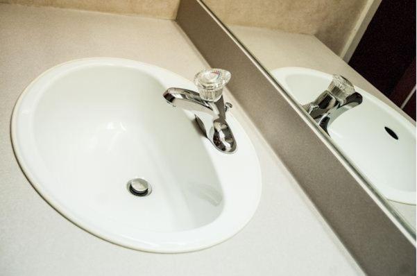 Travelodge by Wyndham Winnipeg Airport West