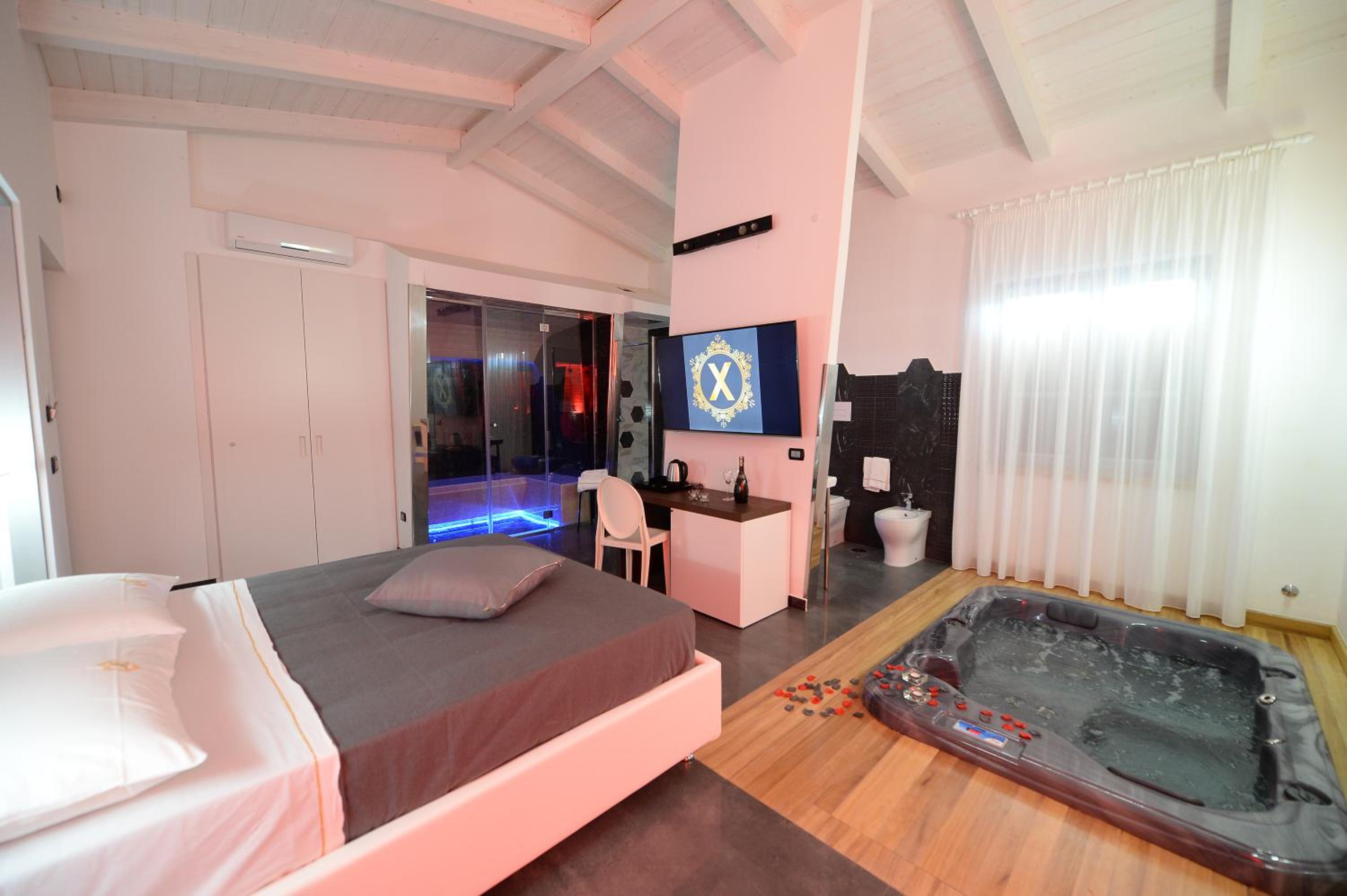 X Hotel